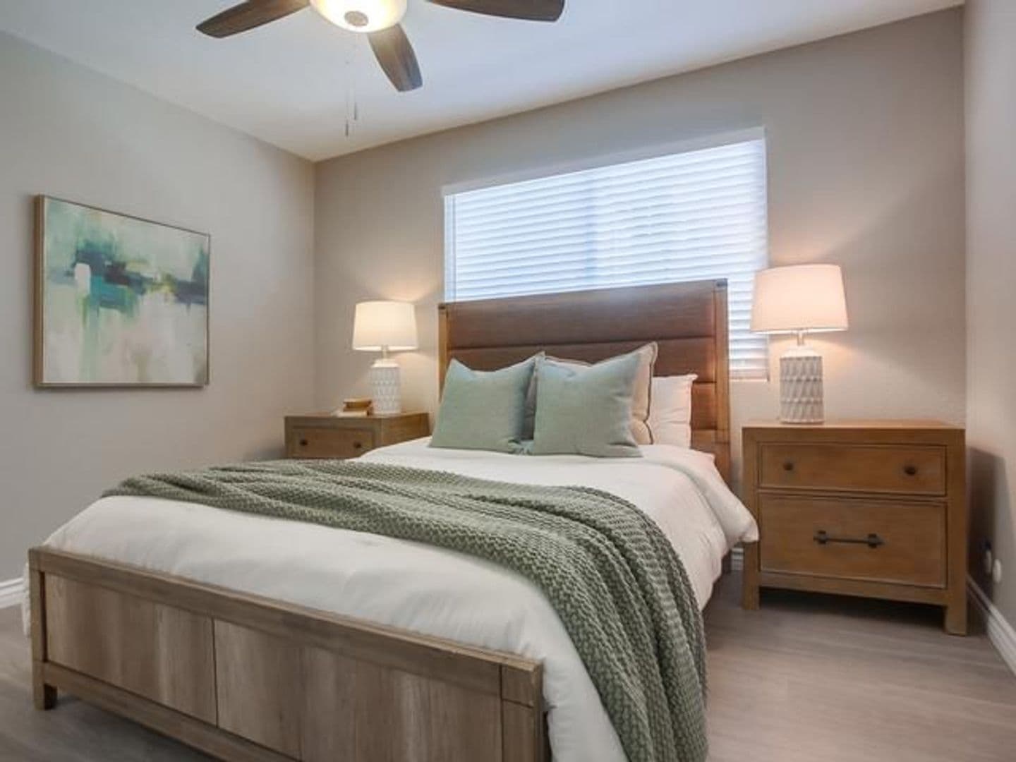San Diego Apartment: 9808 Paseo Montalban