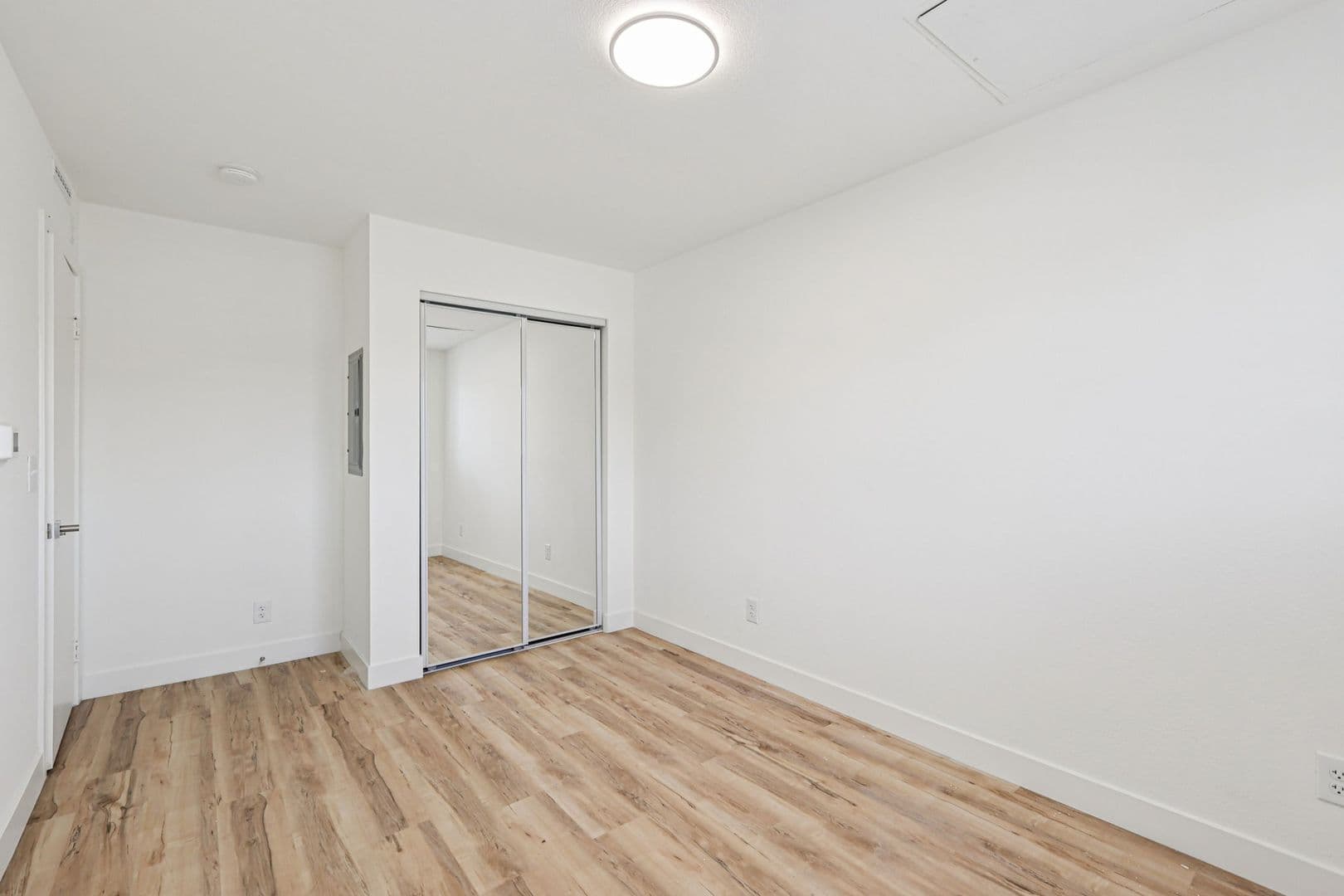Chula Vista Apartment: 1311 4th Ave
