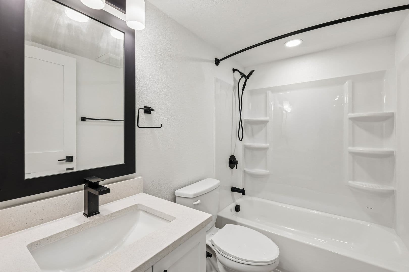 Imperial Beach Apartment: 1031-1033 Imperial Beach Blvd