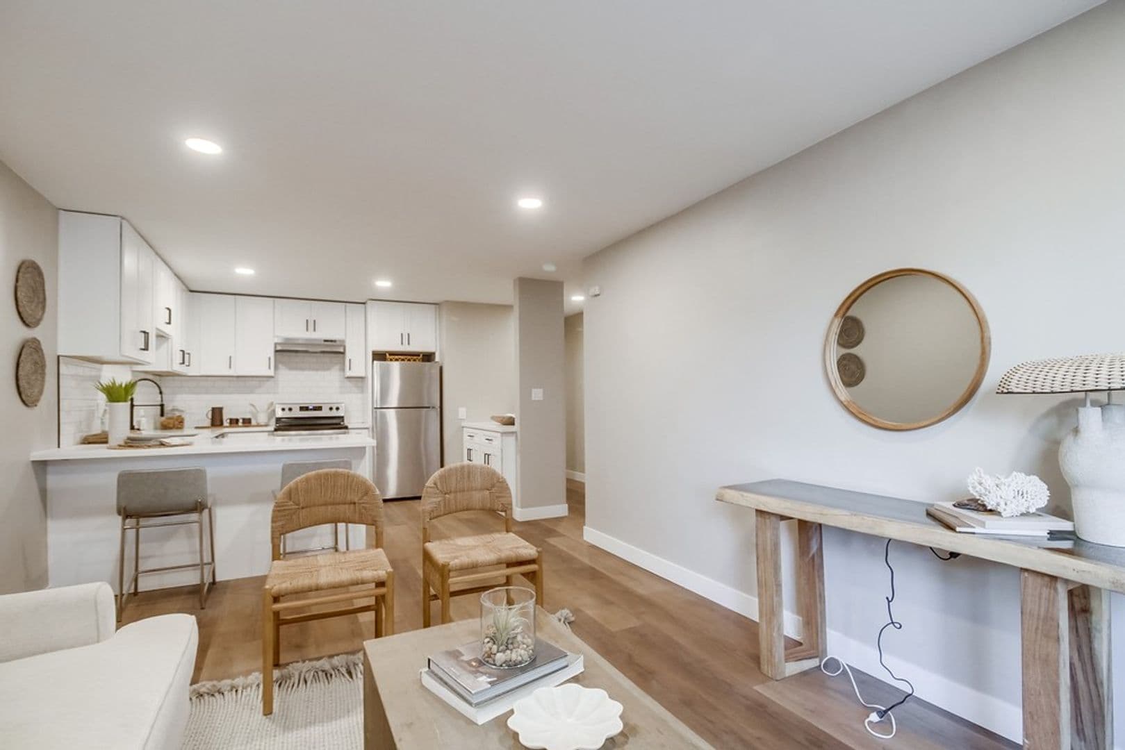 La Mesa Apartment: 4969 Mills Street