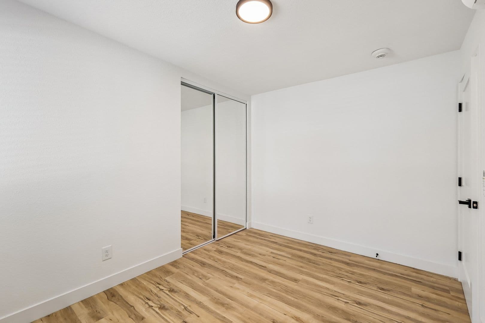 Imperial Beach Apartment: 1031-1033 Imperial Beach Blvd