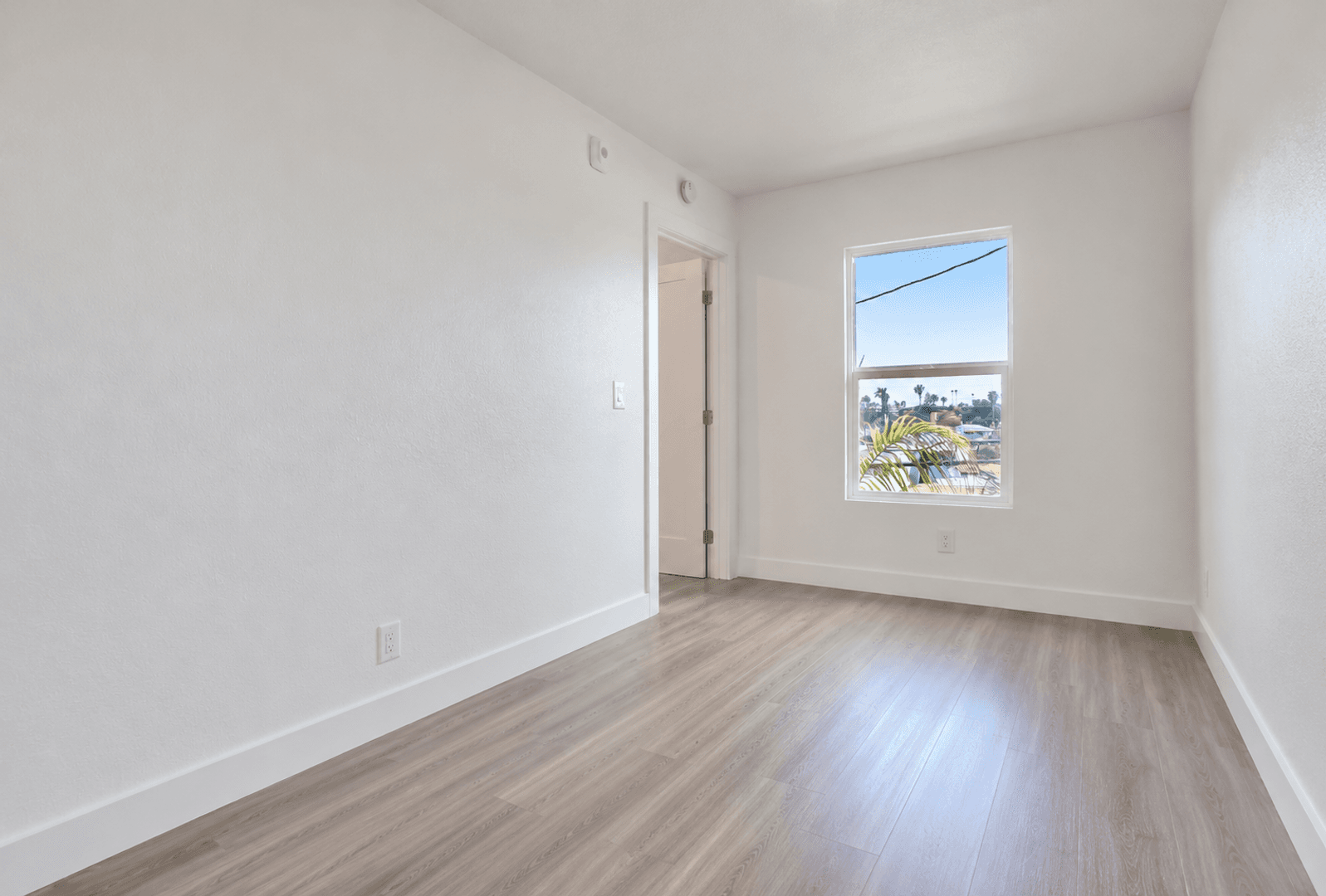 Oceanside Apartment: 1037 South Cleveland Street