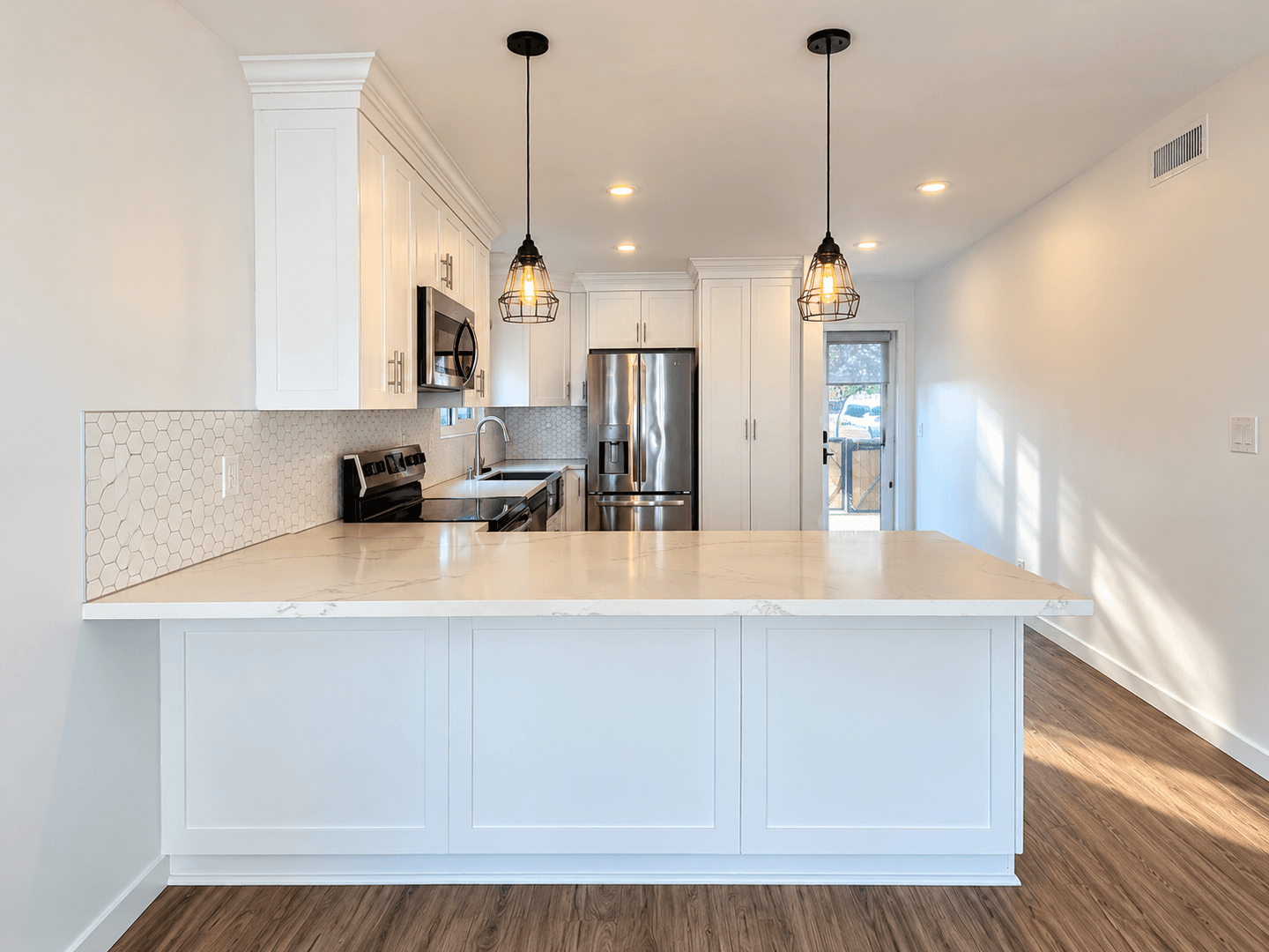 Coronado Apartment: 435 D Ave