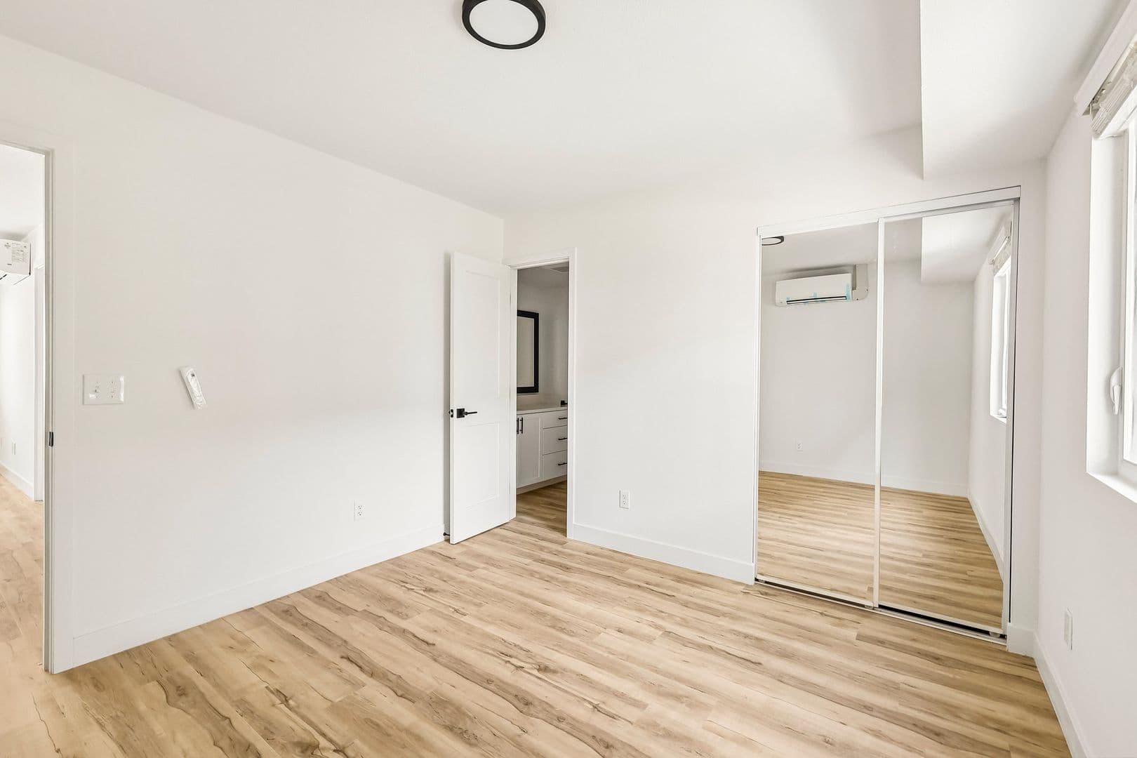 Imperial Beach Apartment: 1031-1033 Imperial Beach Blvd