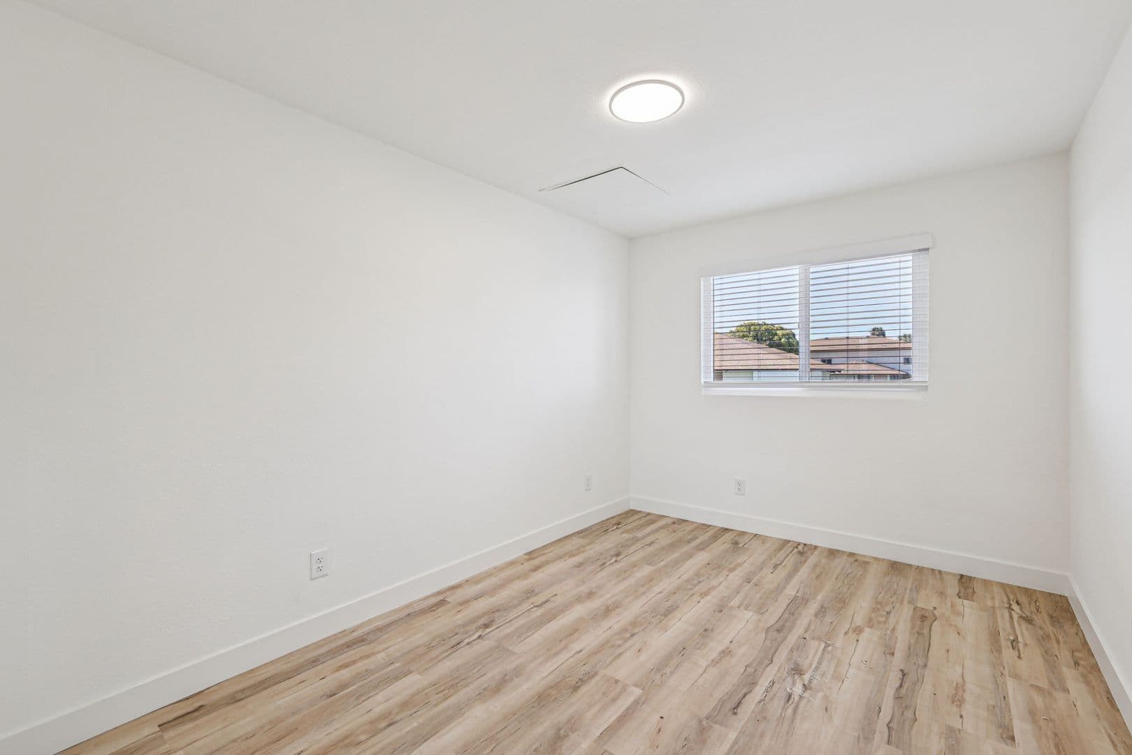 Chula Vista Apartment: 1311 4th Ave
