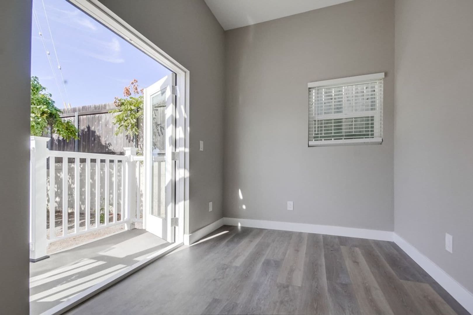 La Mesa Apartment: 4747-4757 Jessie Ave