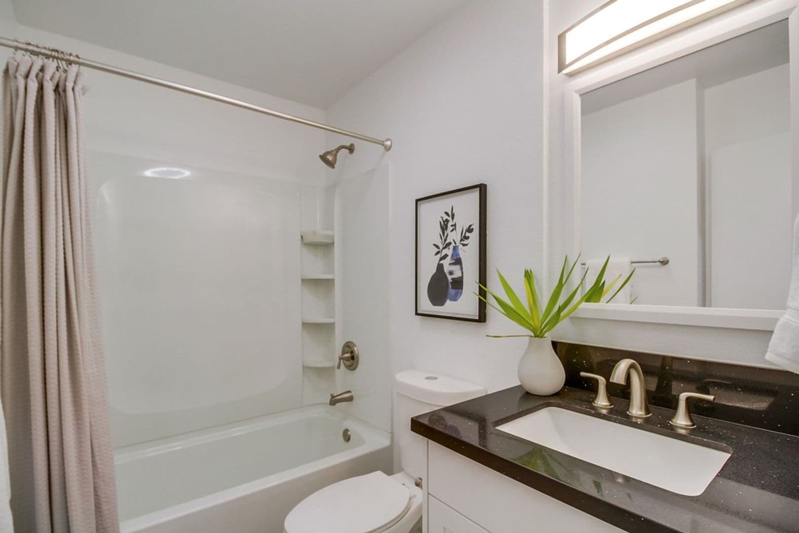 La Mesa Apartment: 4747-4757 Jessie Ave