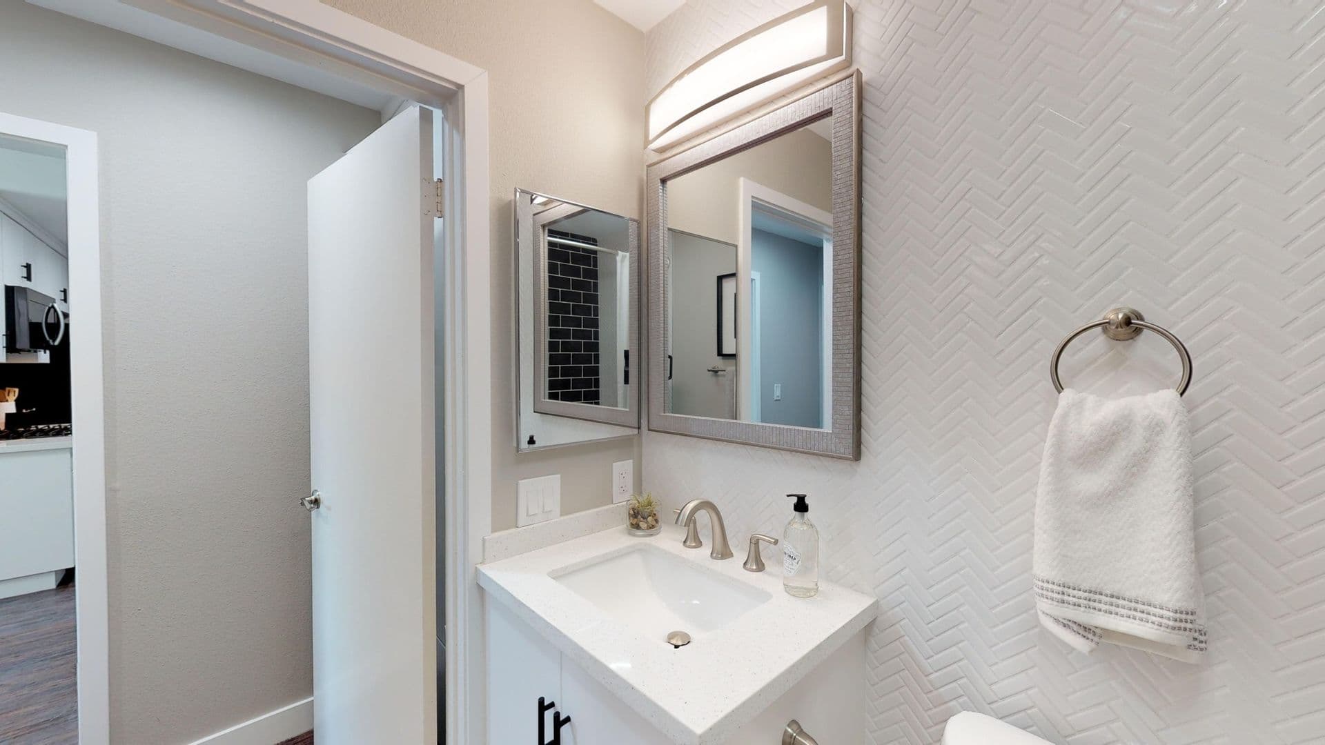 Carlsbad Apartment: 3380 Harding St