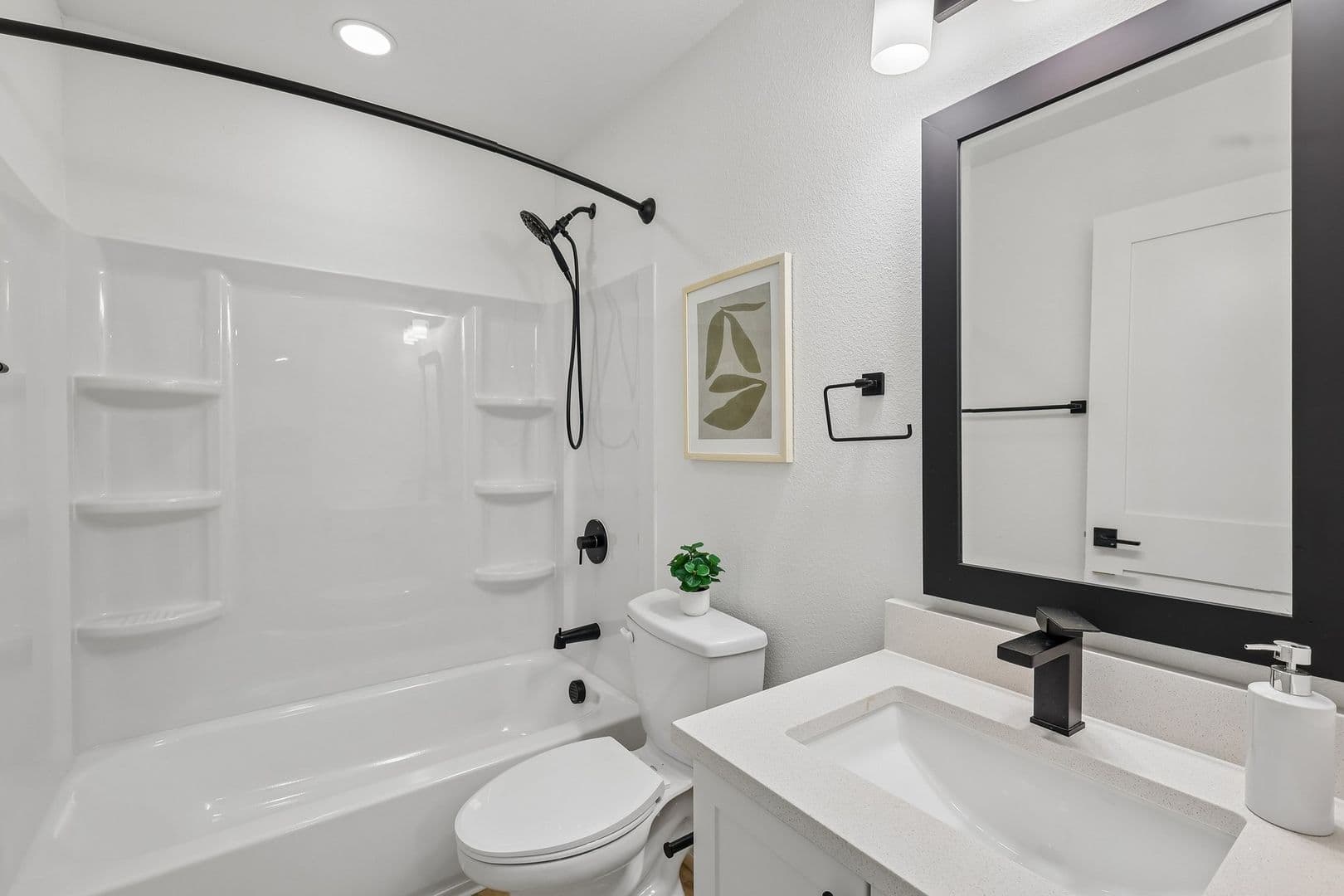 Imperial Beach Apartment: 1031-1033 Imperial Beach Blvd