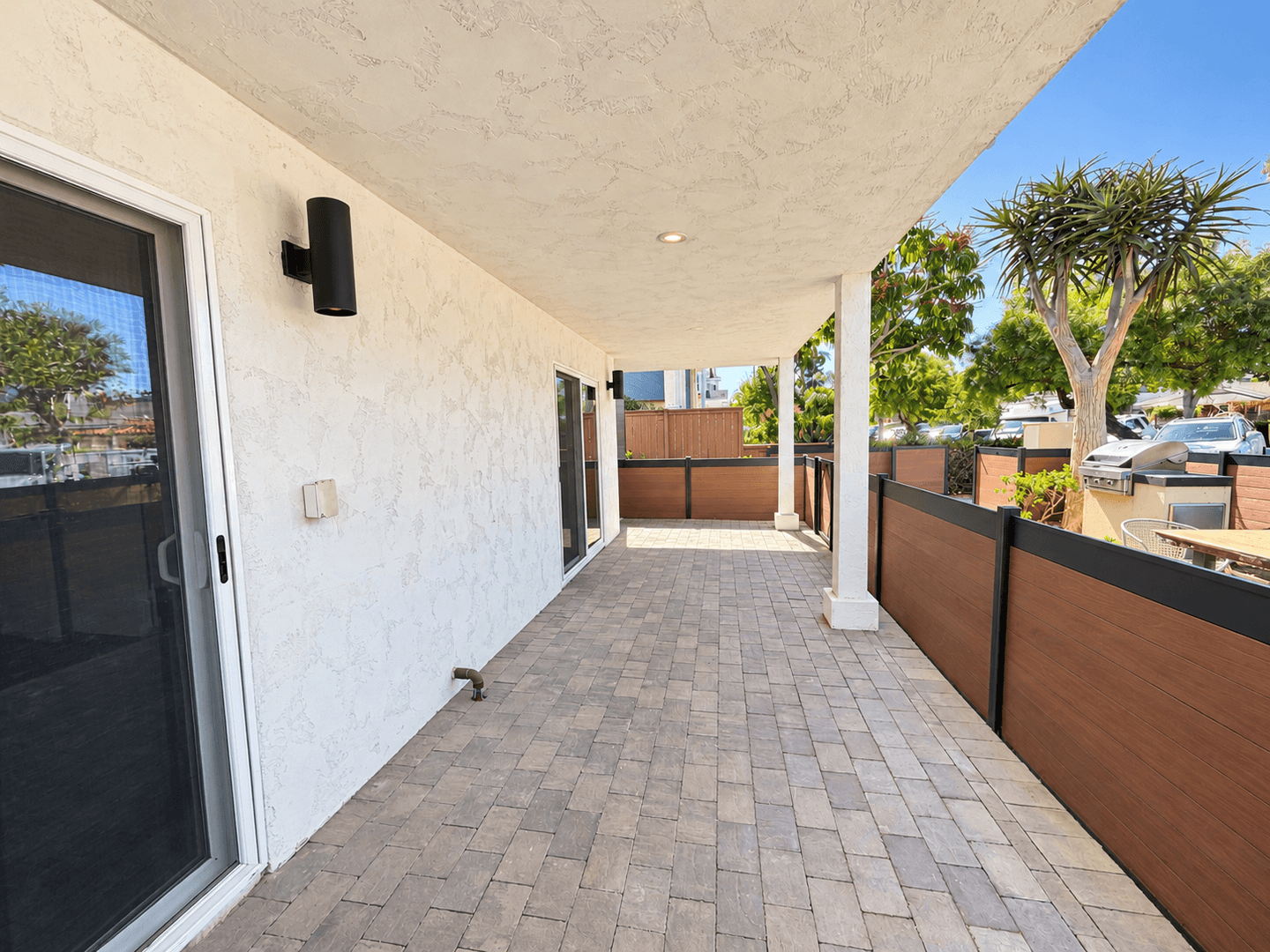 Coronado Apartment: 435 D Ave