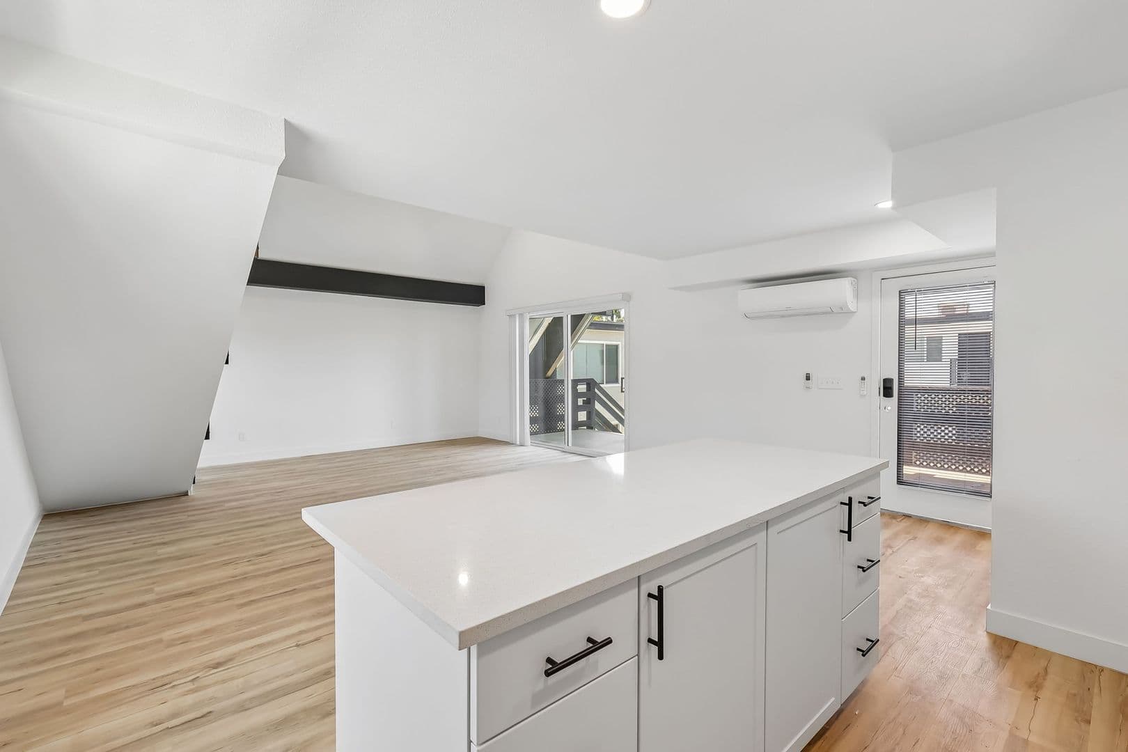 Imperial Beach Apartment: 1031-1033 Imperial Beach Blvd