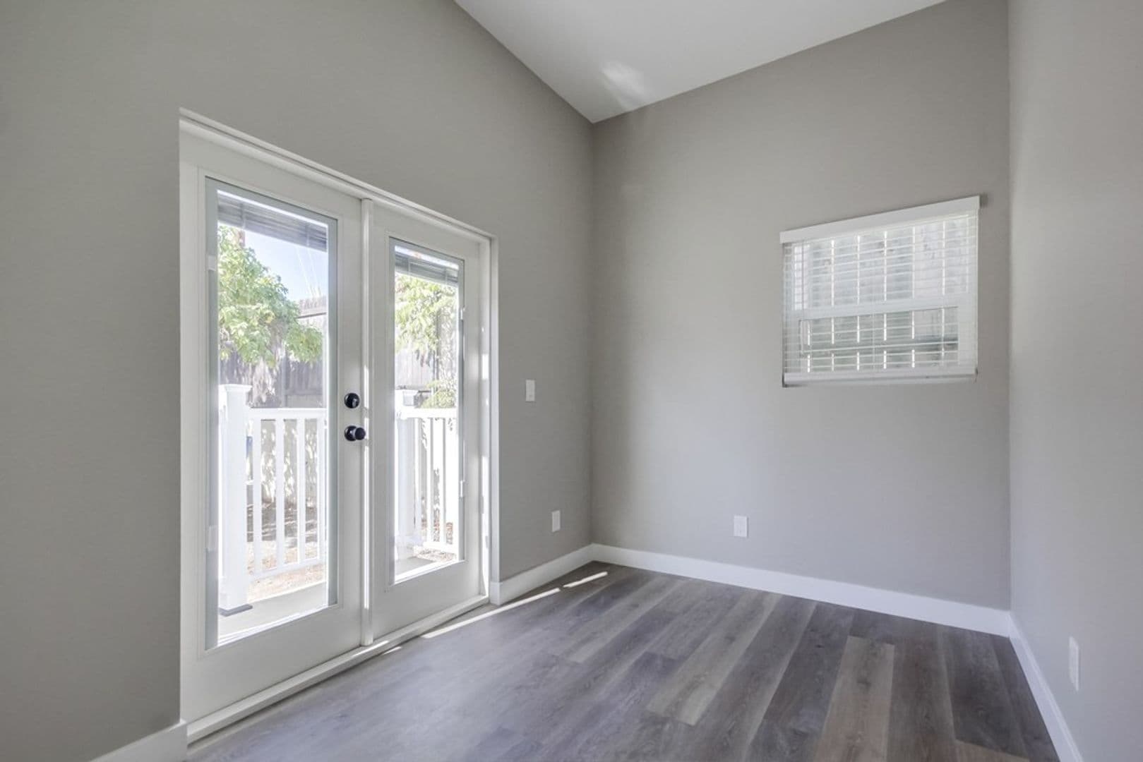 La Mesa Apartment: 4747-4757 Jessie Ave