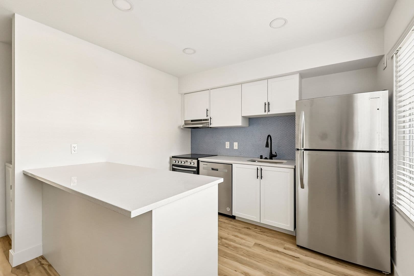 Imperial Beach Apartment: 1031-1033 Imperial Beach Blvd
