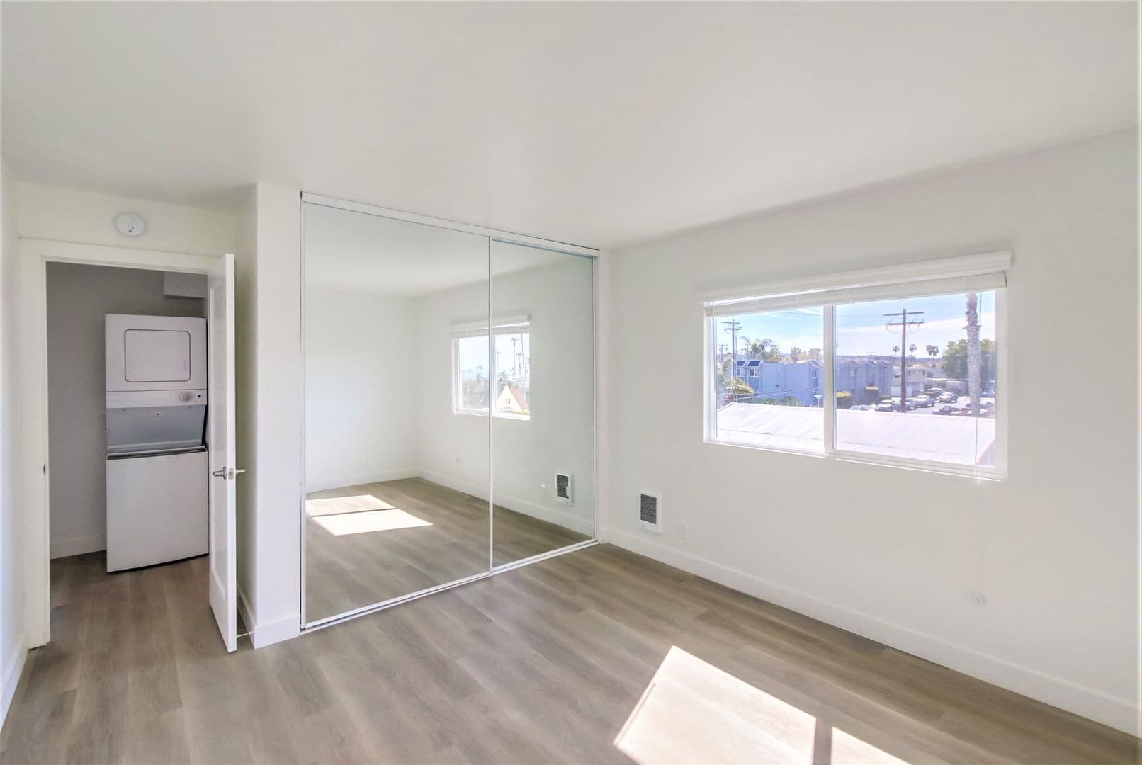 Oceanside Apartment: 1037 South Cleveland Street