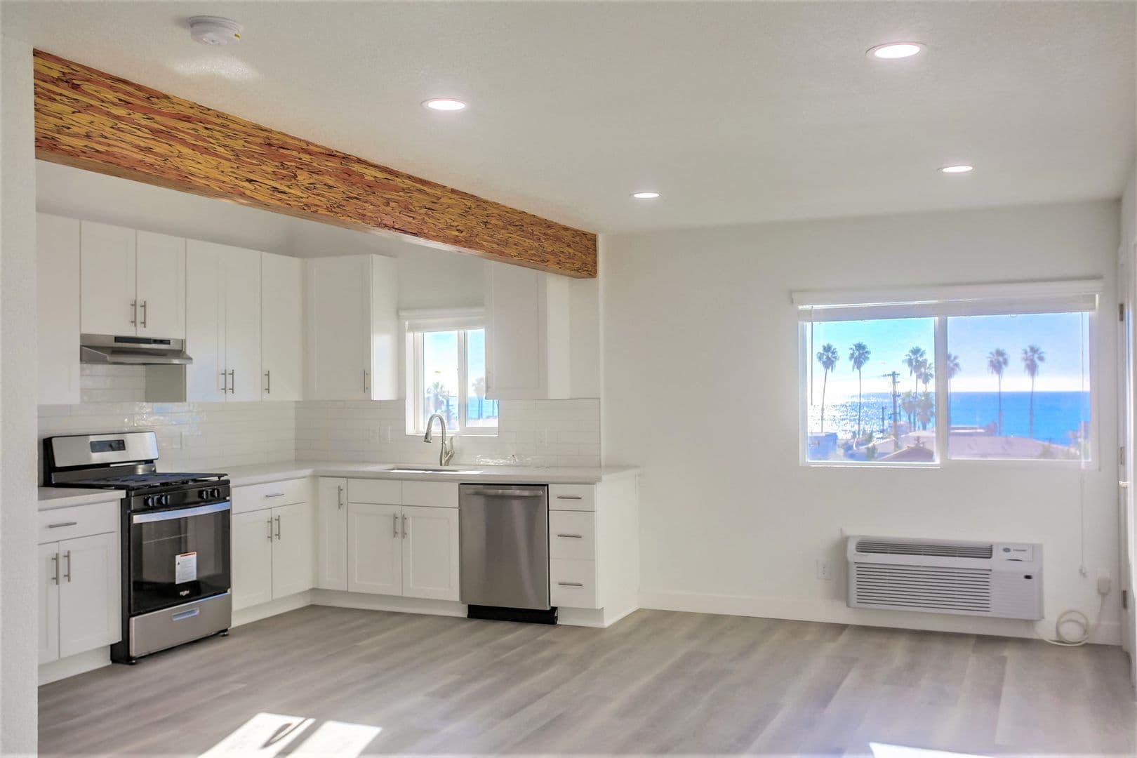 Oceanside Apartment: 1037 South Cleveland Street