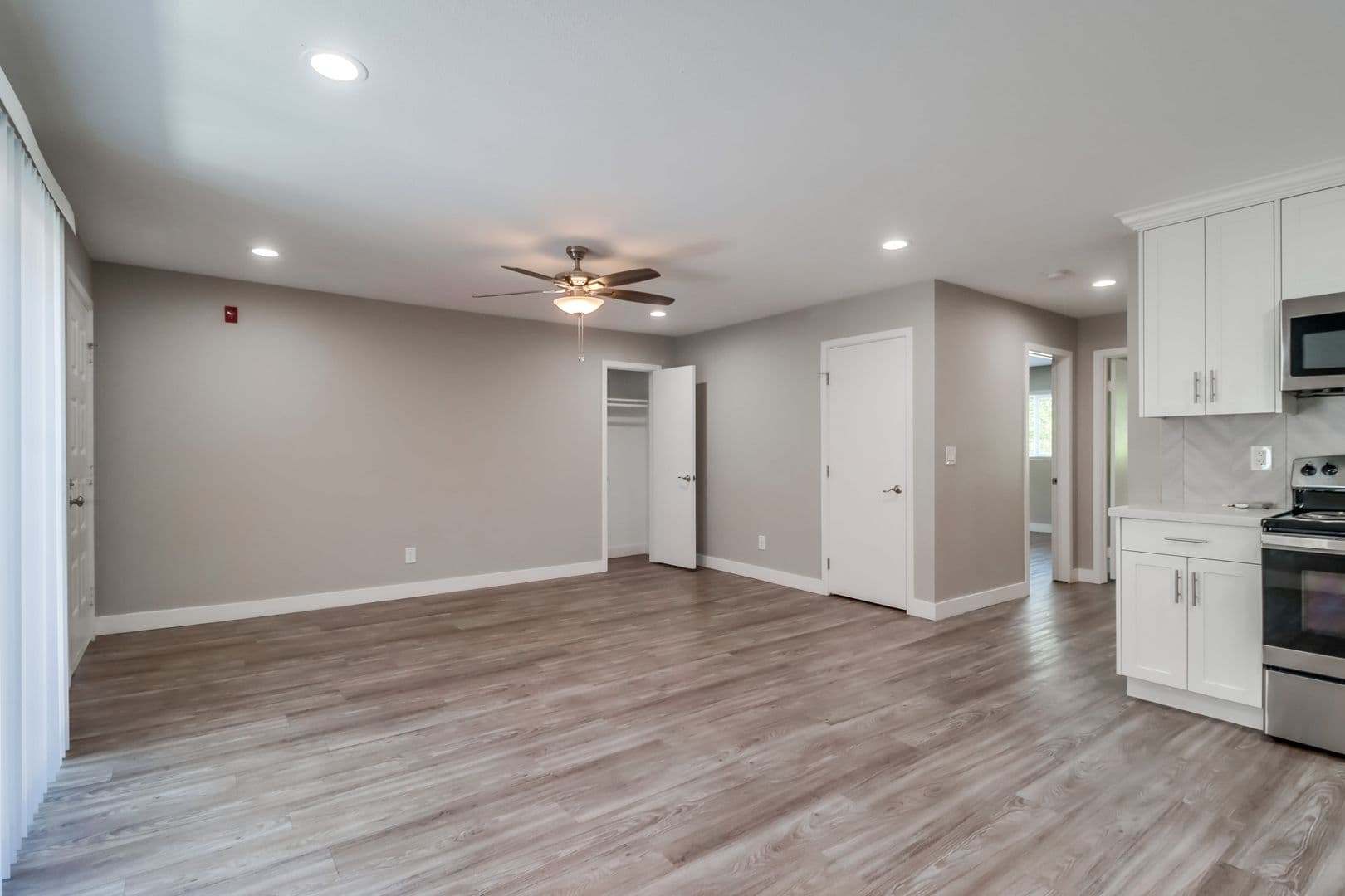 Imperial Beach Apartment: 812 12th St
