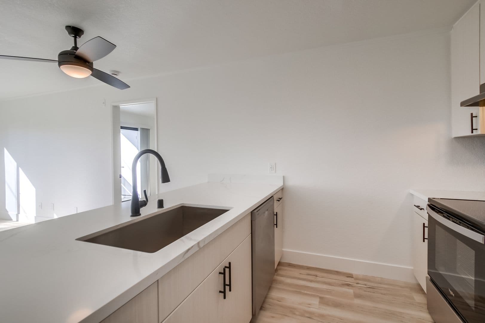San Diego Apartment: 3502 Angelucci St