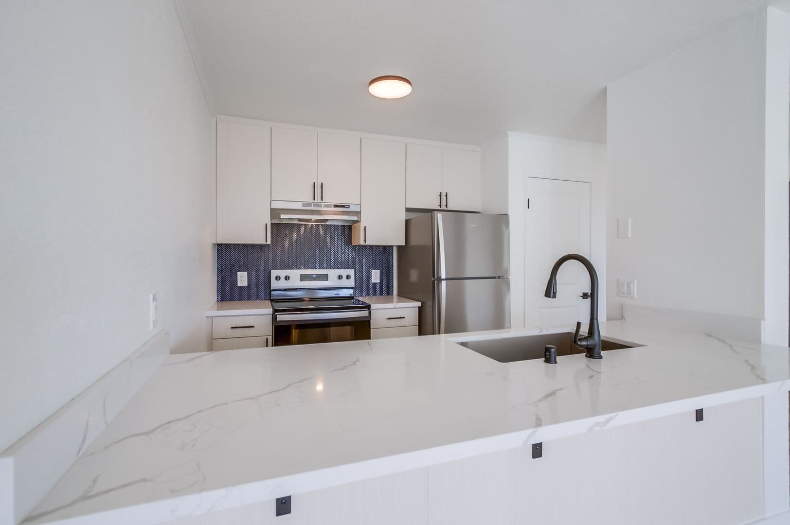 San Diego Apartment: 3502 Angelucci St