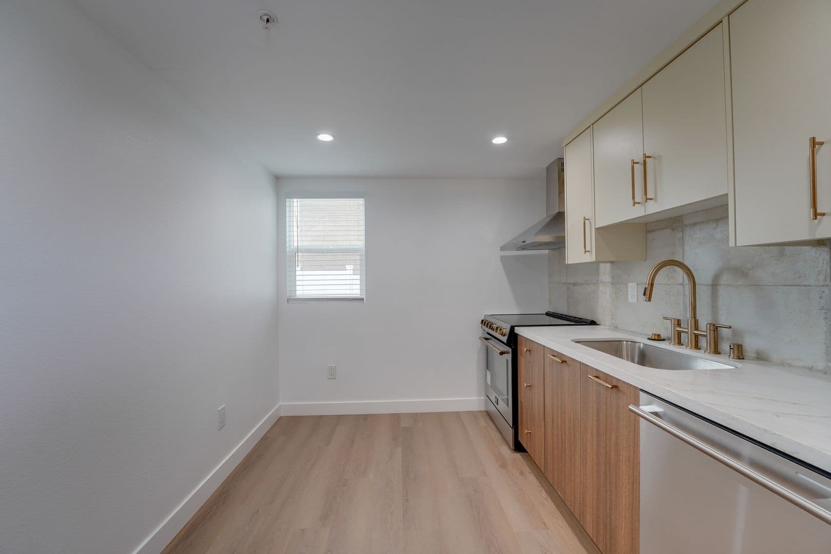 La Jolla Apartment: 315 Prospect Street