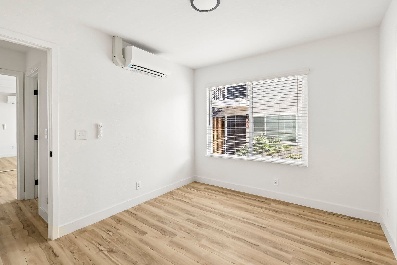 Imperial Beach Apartment: 1031-1033 Imperial Beach Blvd