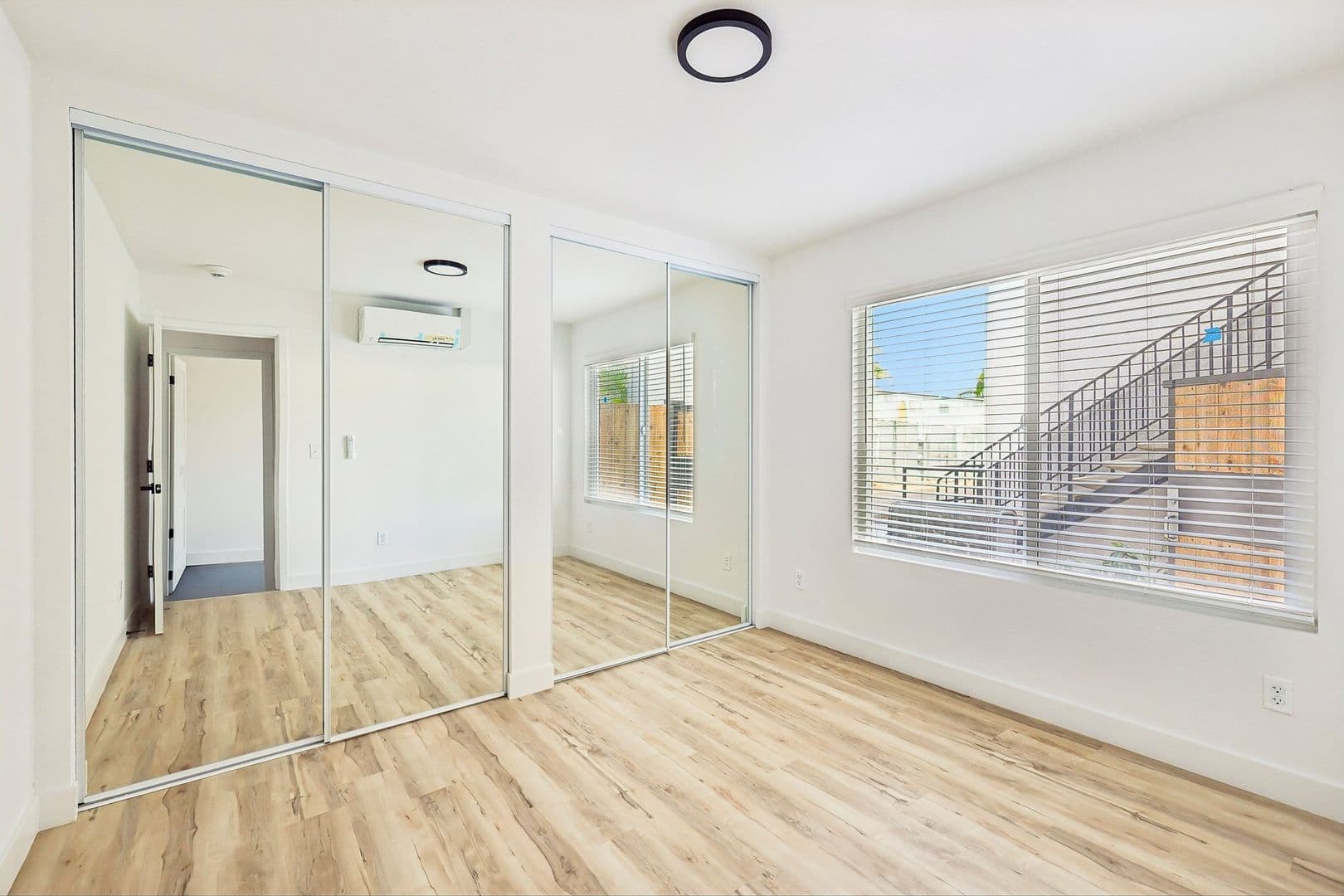 Imperial Beach Apartment: 1031-1033 Imperial Beach Blvd