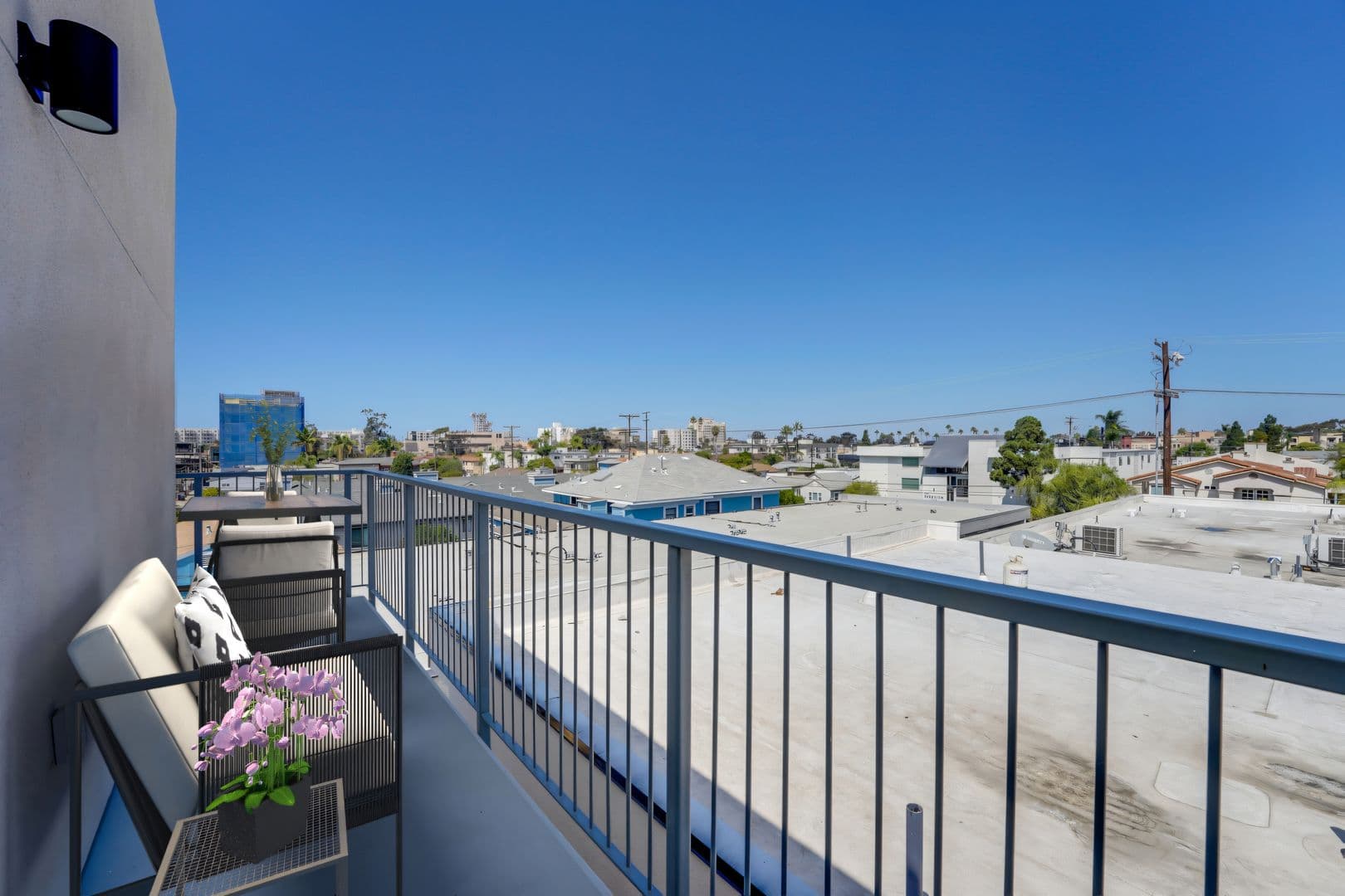 San Diego Apartment: 1239 Robinson Avenue