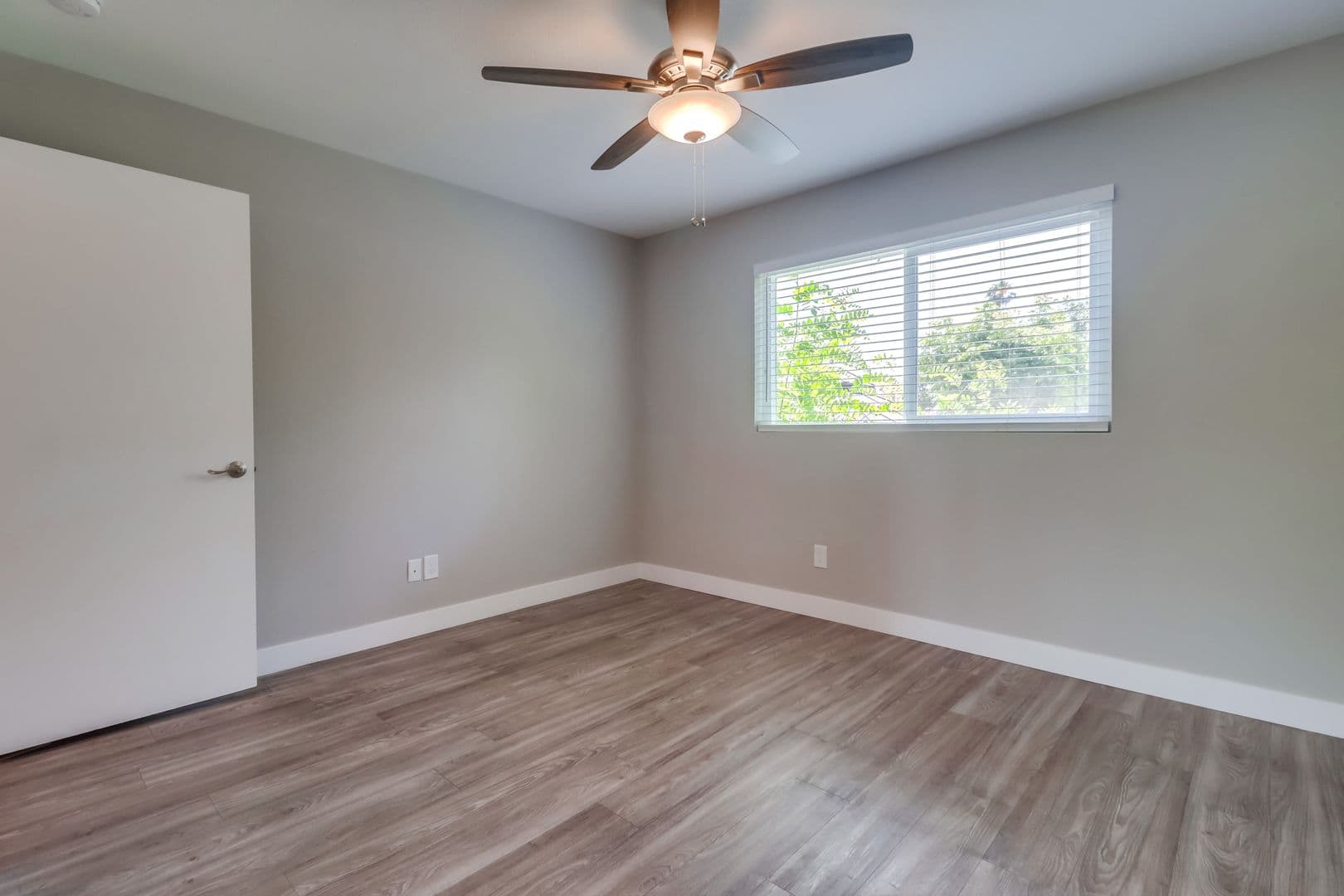 Imperial Beach Apartment: 812 12th St