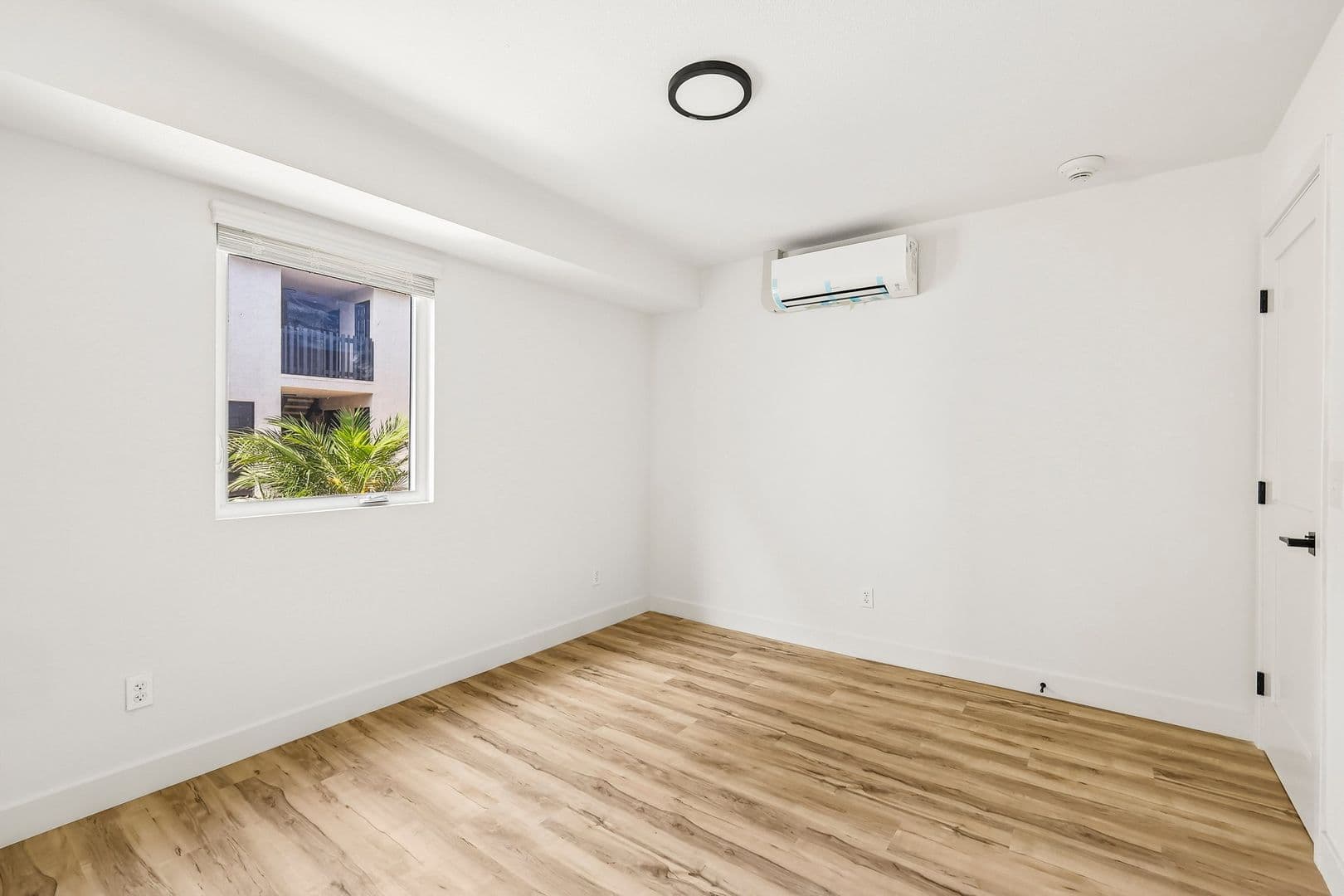 Imperial Beach Apartment: 1031-1033 Imperial Beach Blvd