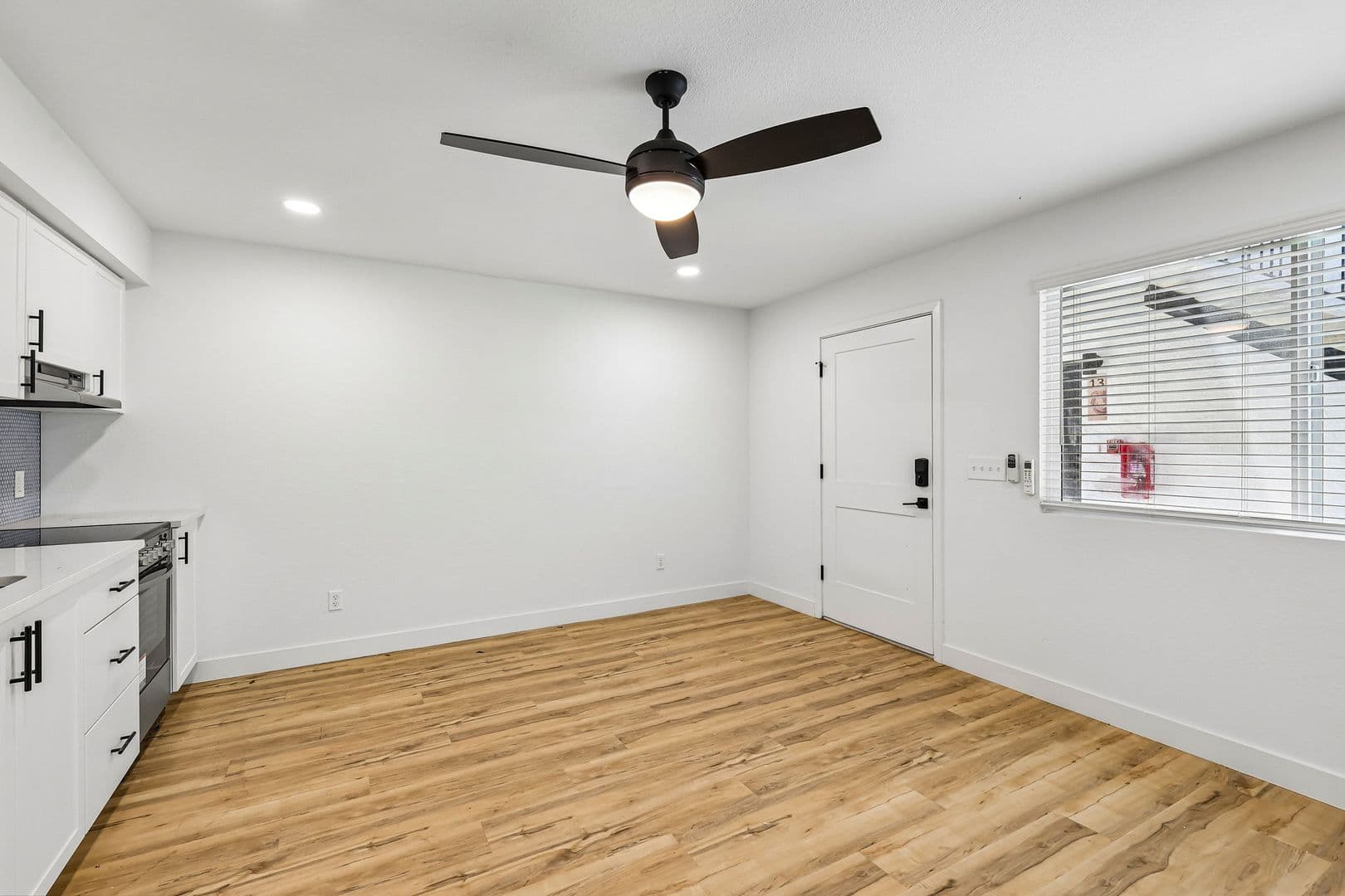 Imperial Beach Apartment: 1031-1033 Imperial Beach Blvd