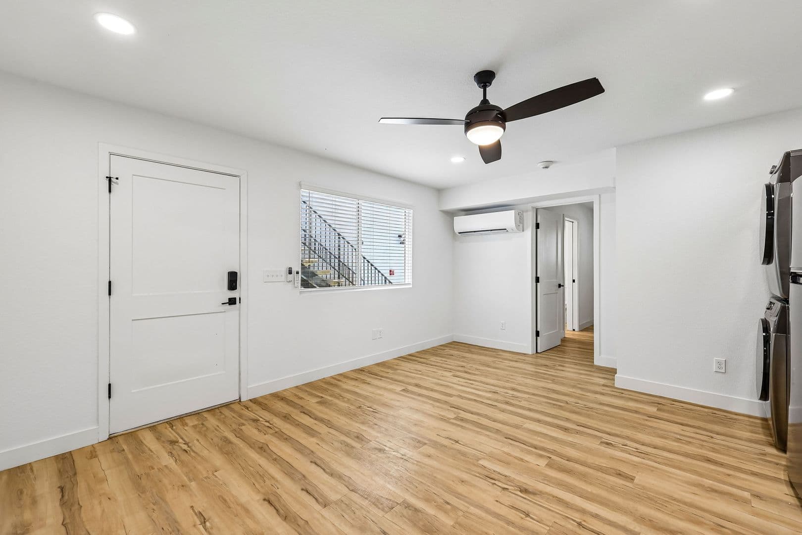Imperial Beach Apartment: 1031-1033 Imperial Beach Blvd