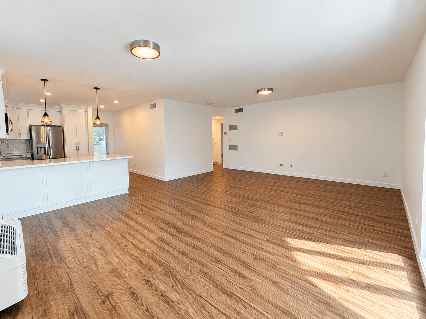 Coronado Apartment: 435 D Ave
