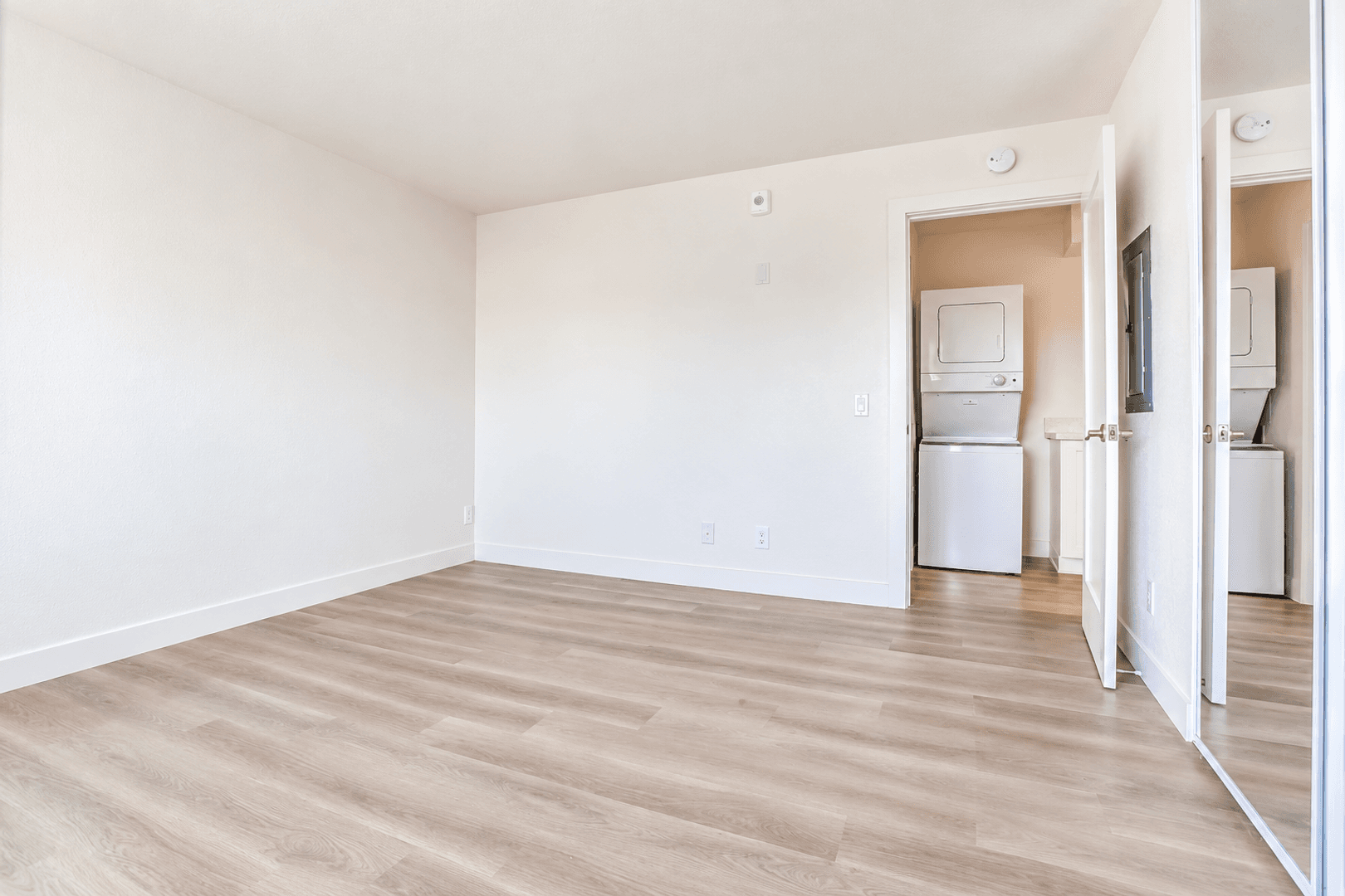 Oceanside Apartment: 1037 South Cleveland Street