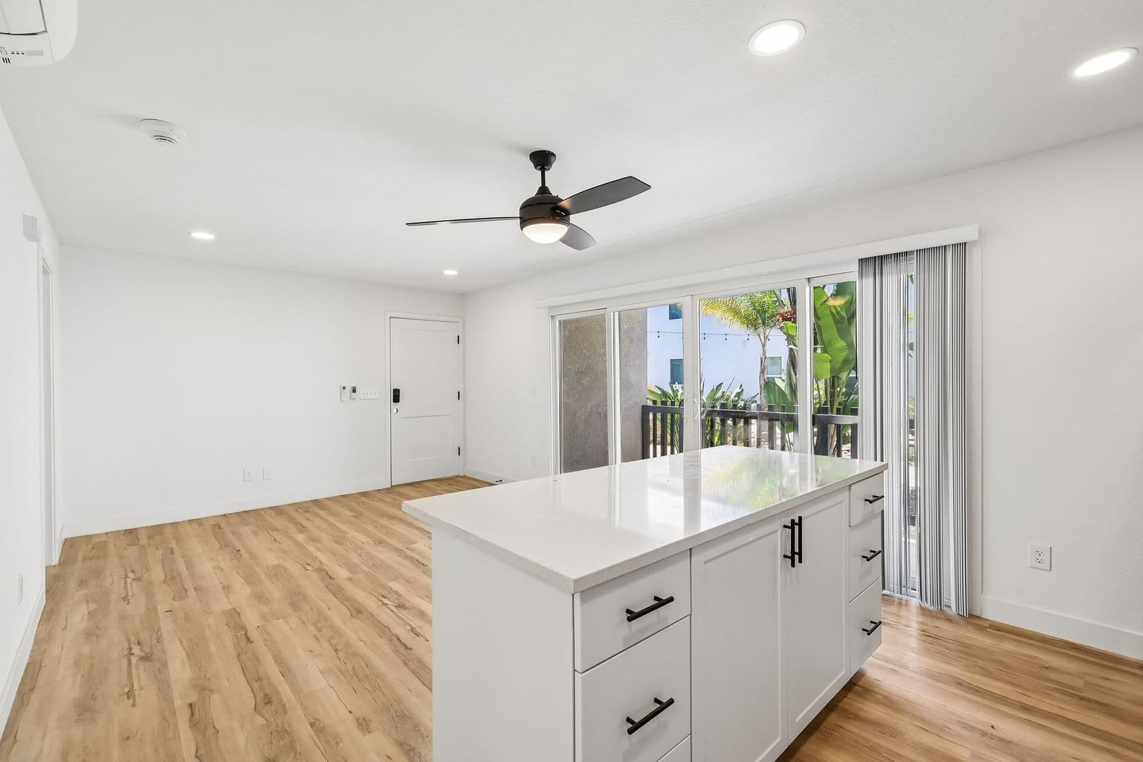 Imperial Beach Apartment: 1031-1033 Imperial Beach Blvd