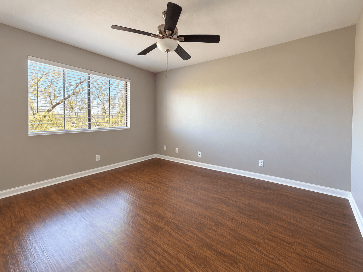 San Diego Apartment: 475-487 S. Meadowbrook Dr