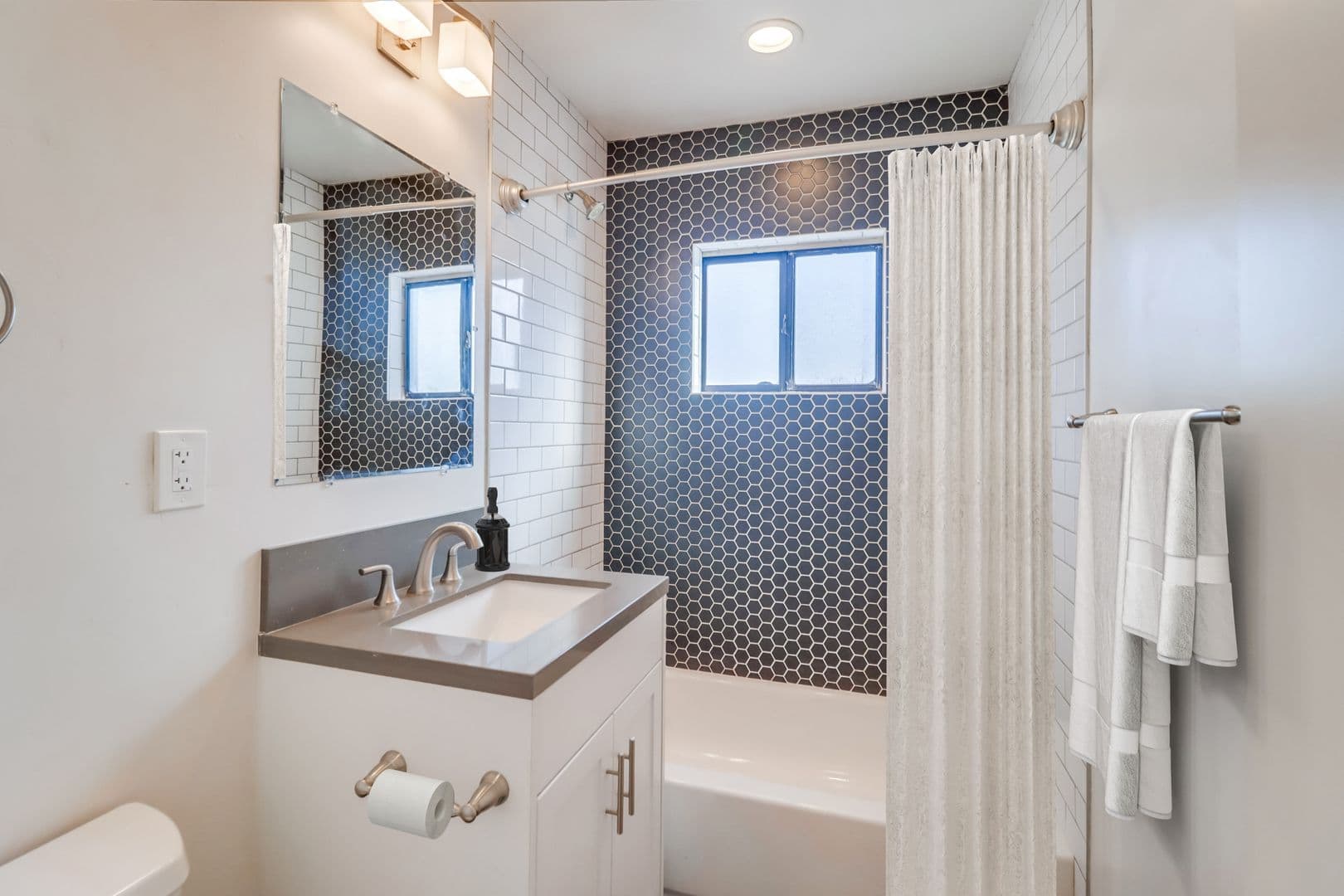 San Diego Apartment: 1102-1114 30th St
