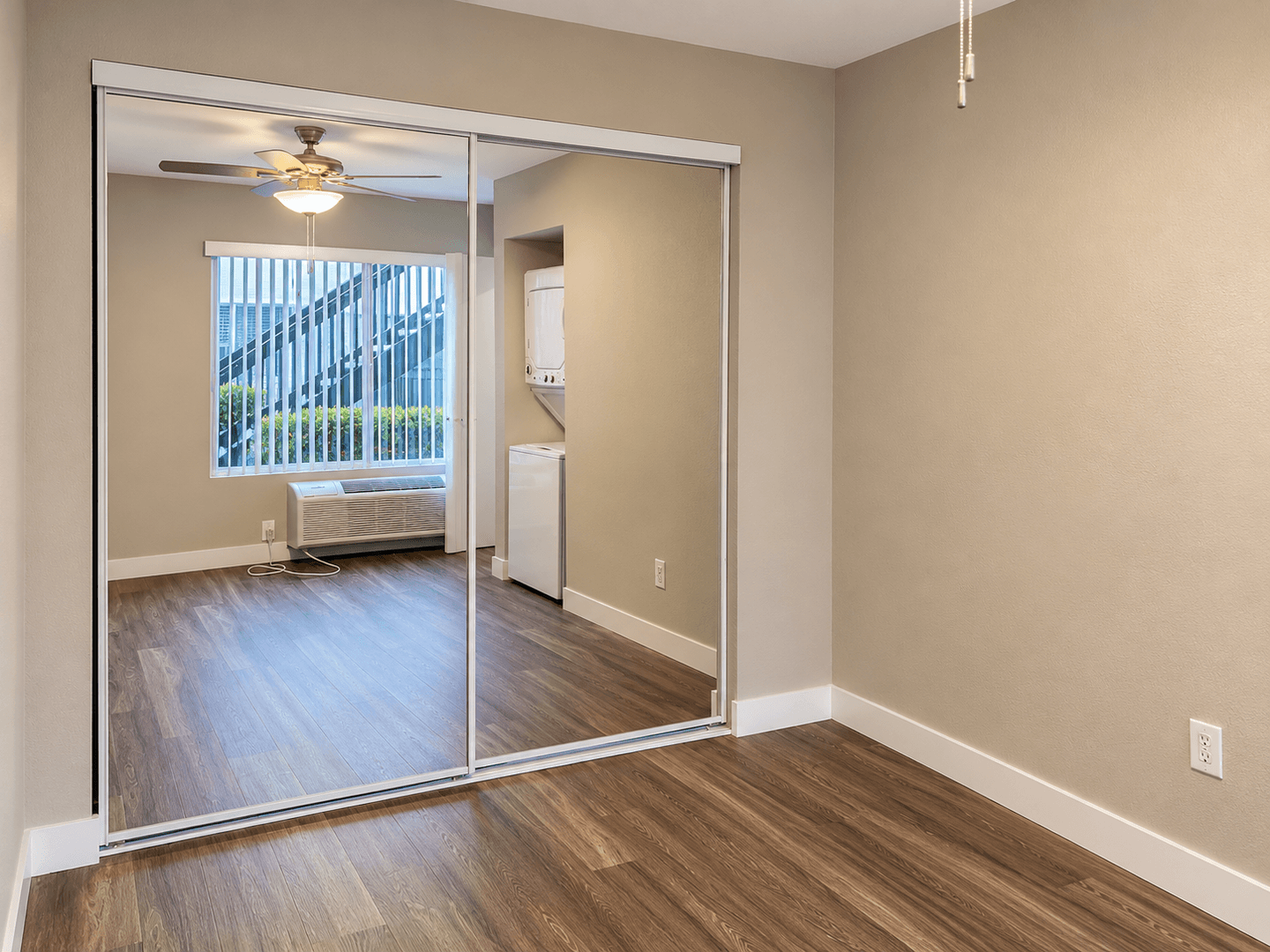 San Diego Apartment: 9808 Paseo Montalban