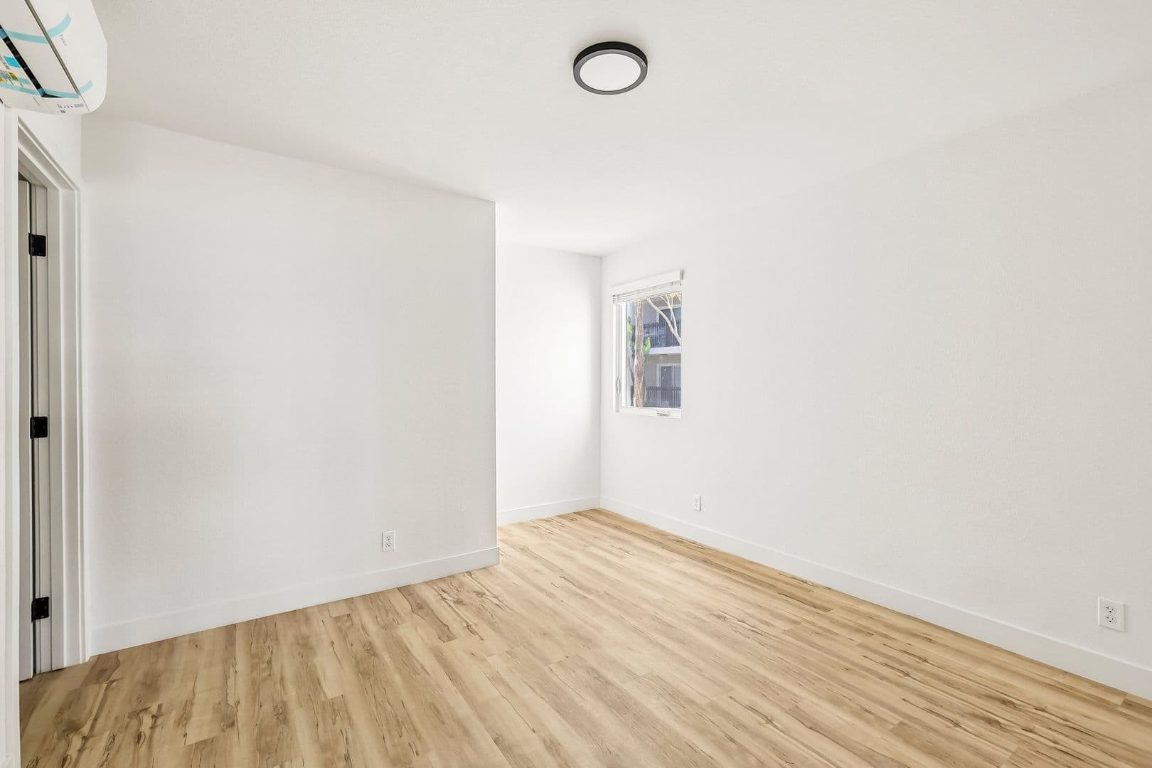 Imperial Beach Apartment: 1031-1033 Imperial Beach Blvd