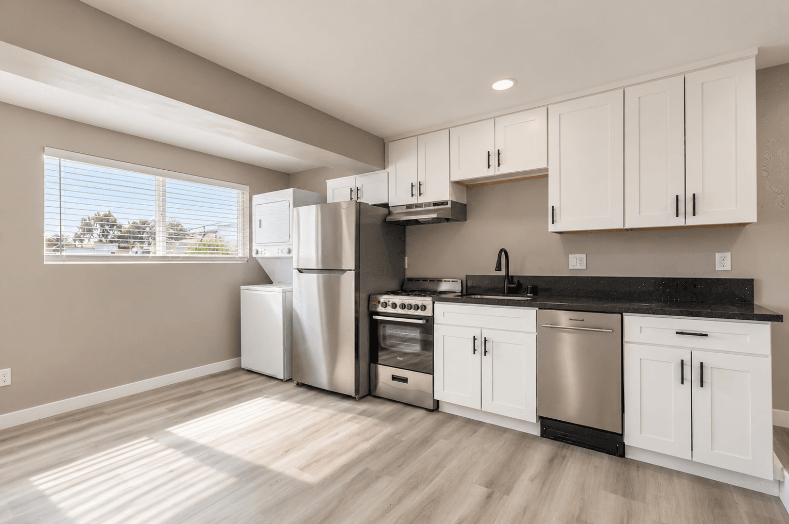 San Diego Apartment: 1102-1114 30th St