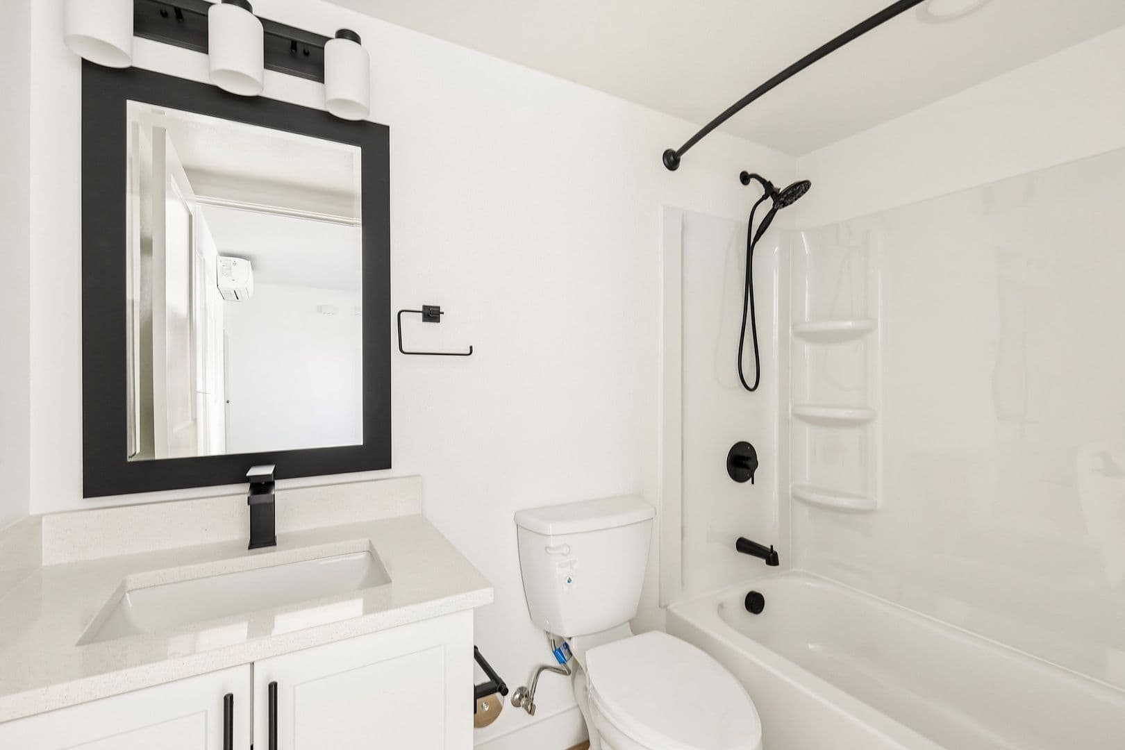 Imperial Beach Apartment: 1031-1033 Imperial Beach Blvd