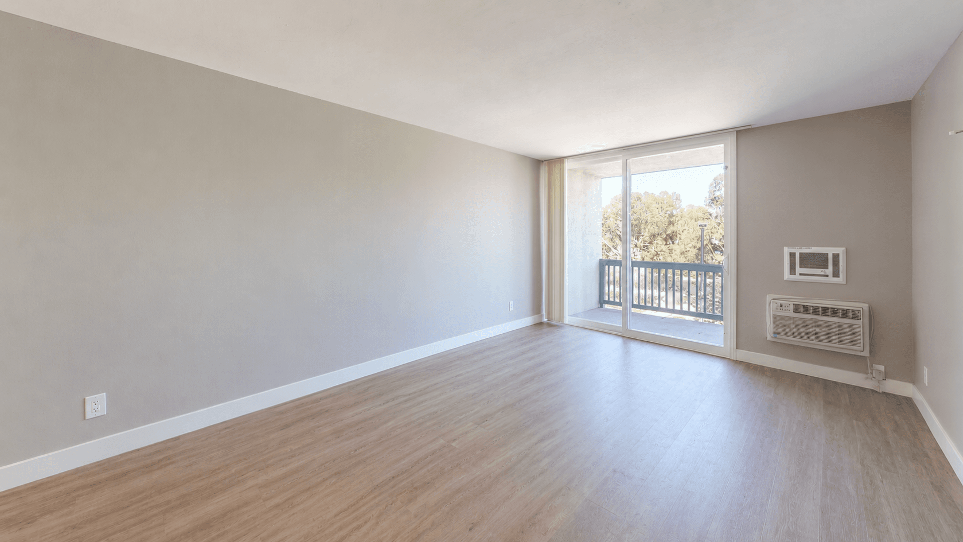 La Mesa Apartment: 7200 Saranac St
