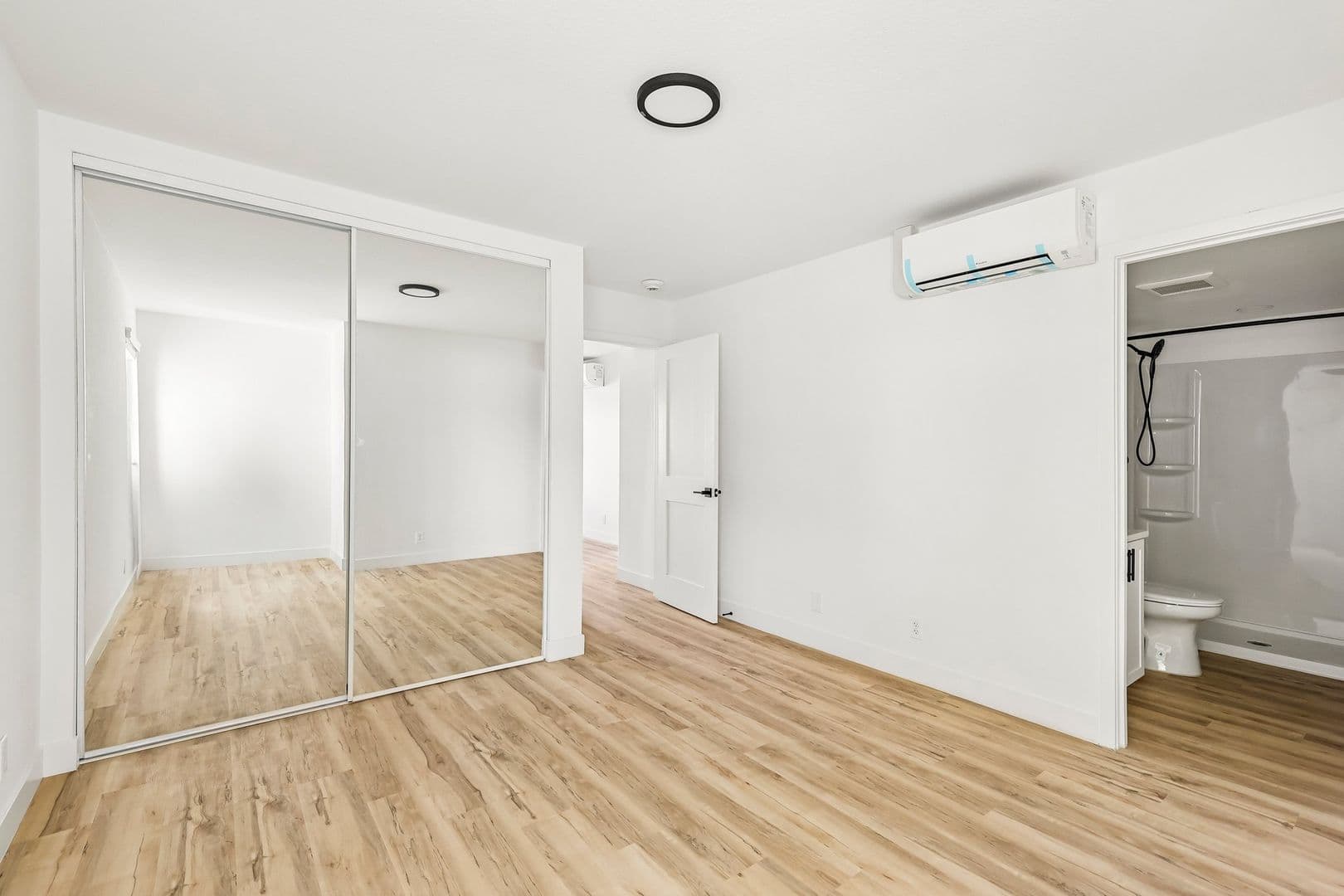 Imperial Beach Apartment: 1031-1033 Imperial Beach Blvd