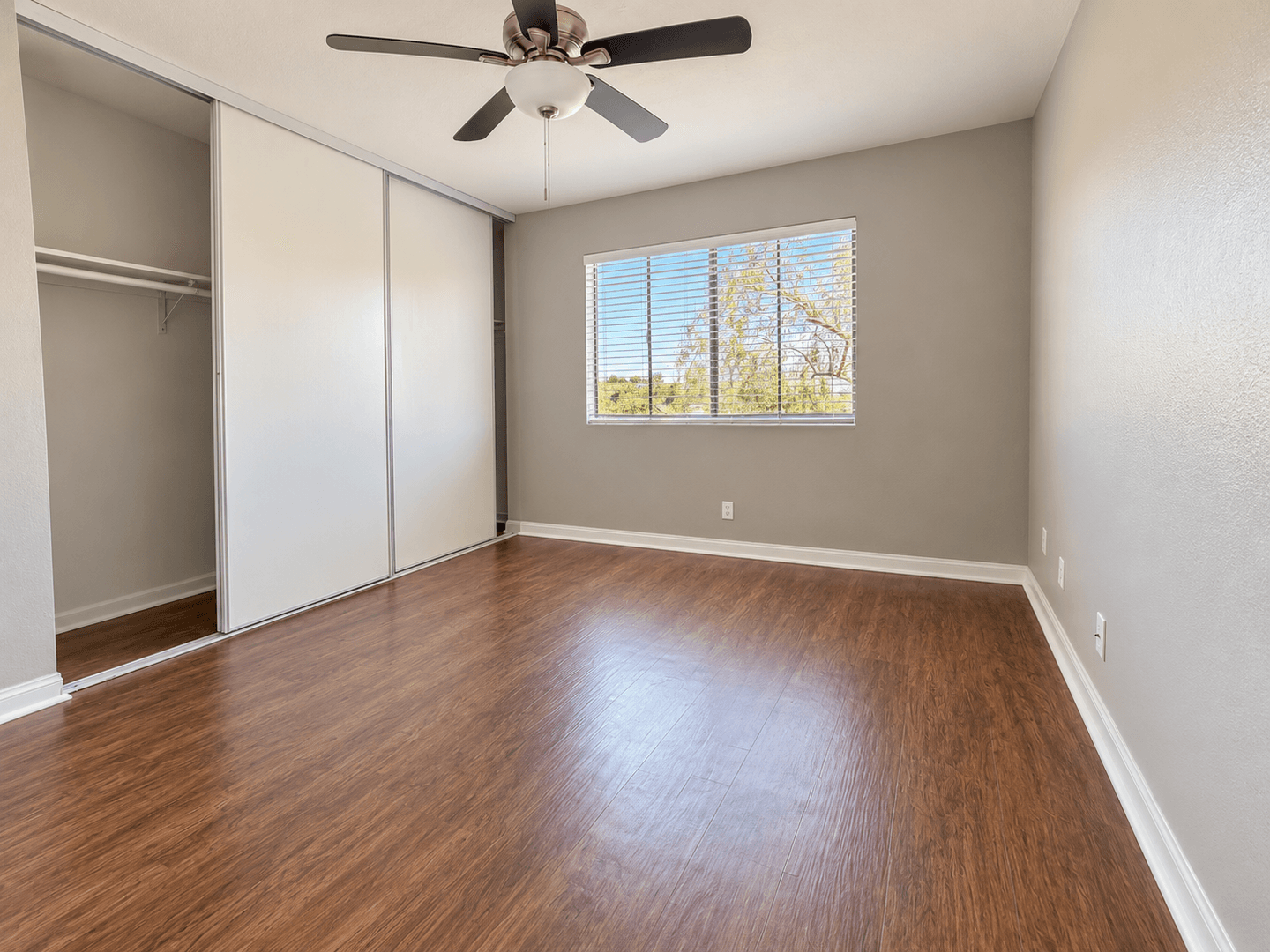 San Diego Apartment: 475-487 S. Meadowbrook Dr