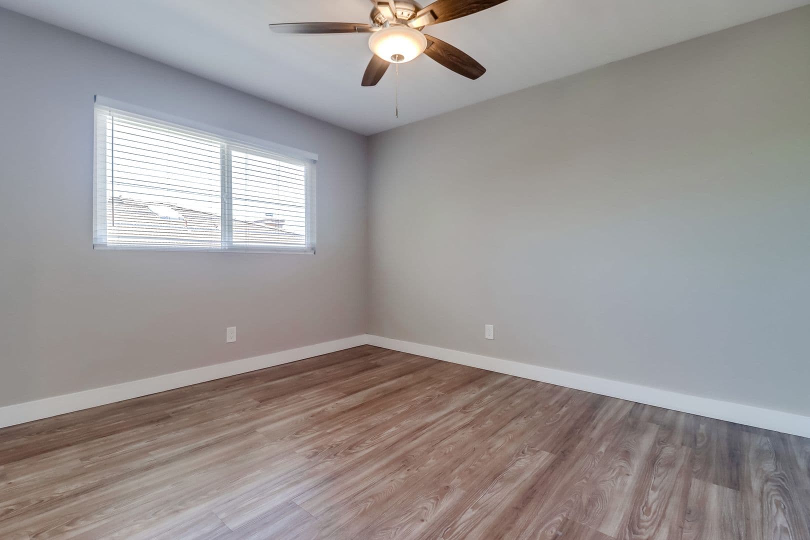 Imperial Beach Apartment: 812 12th St