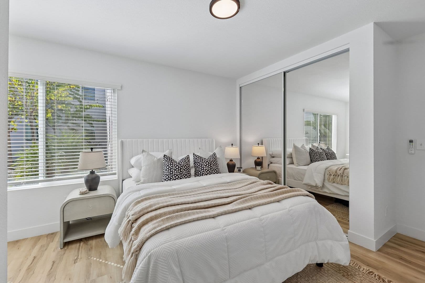 Imperial Beach Apartment: 1031-1033 Imperial Beach Blvd
