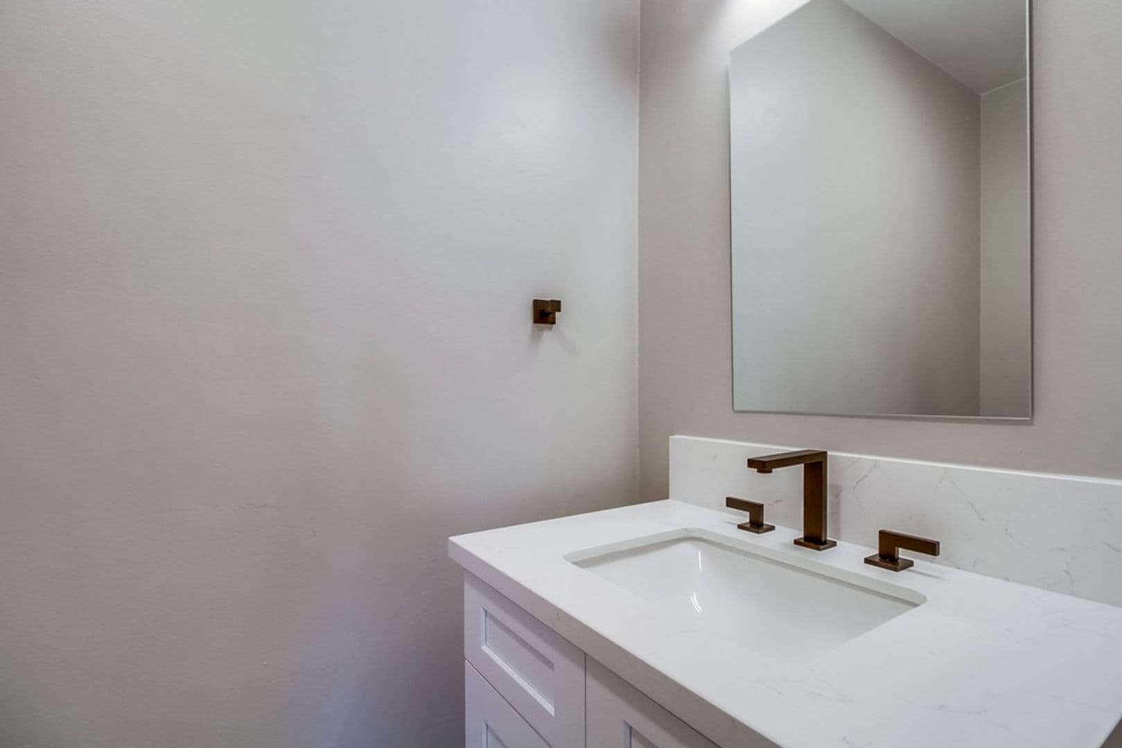 La Mesa Apartment: 4969 Mills Street