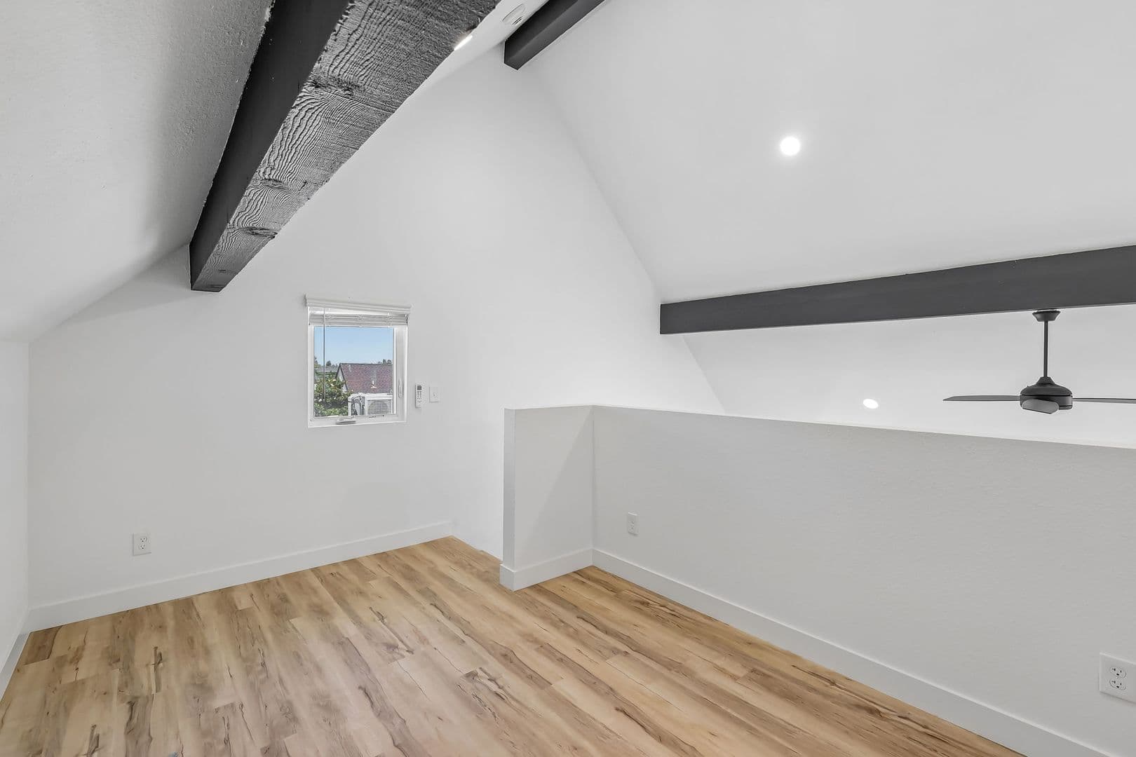 Imperial Beach Apartment: 1031-1033 Imperial Beach Blvd