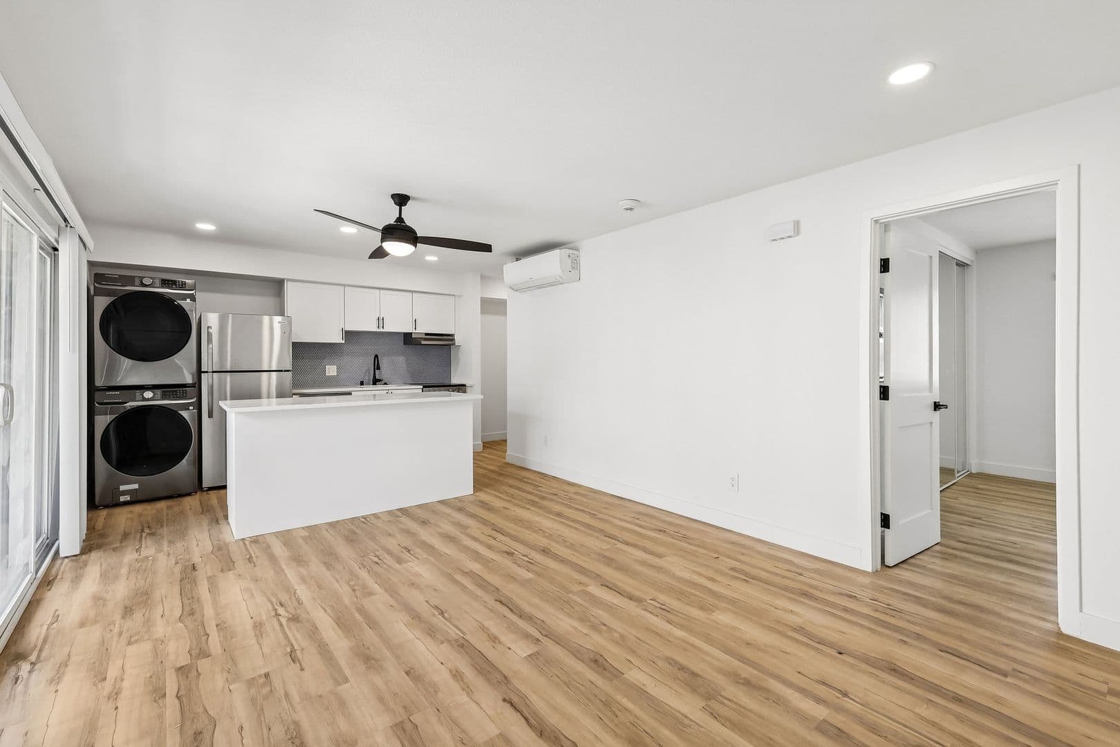 Imperial Beach Apartment: 1031-1033 Imperial Beach Blvd