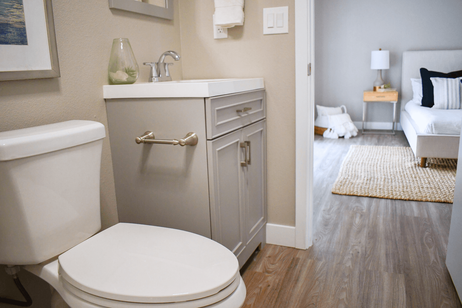 Fallbrook Apartment: 302-338 E. Fallbrook St