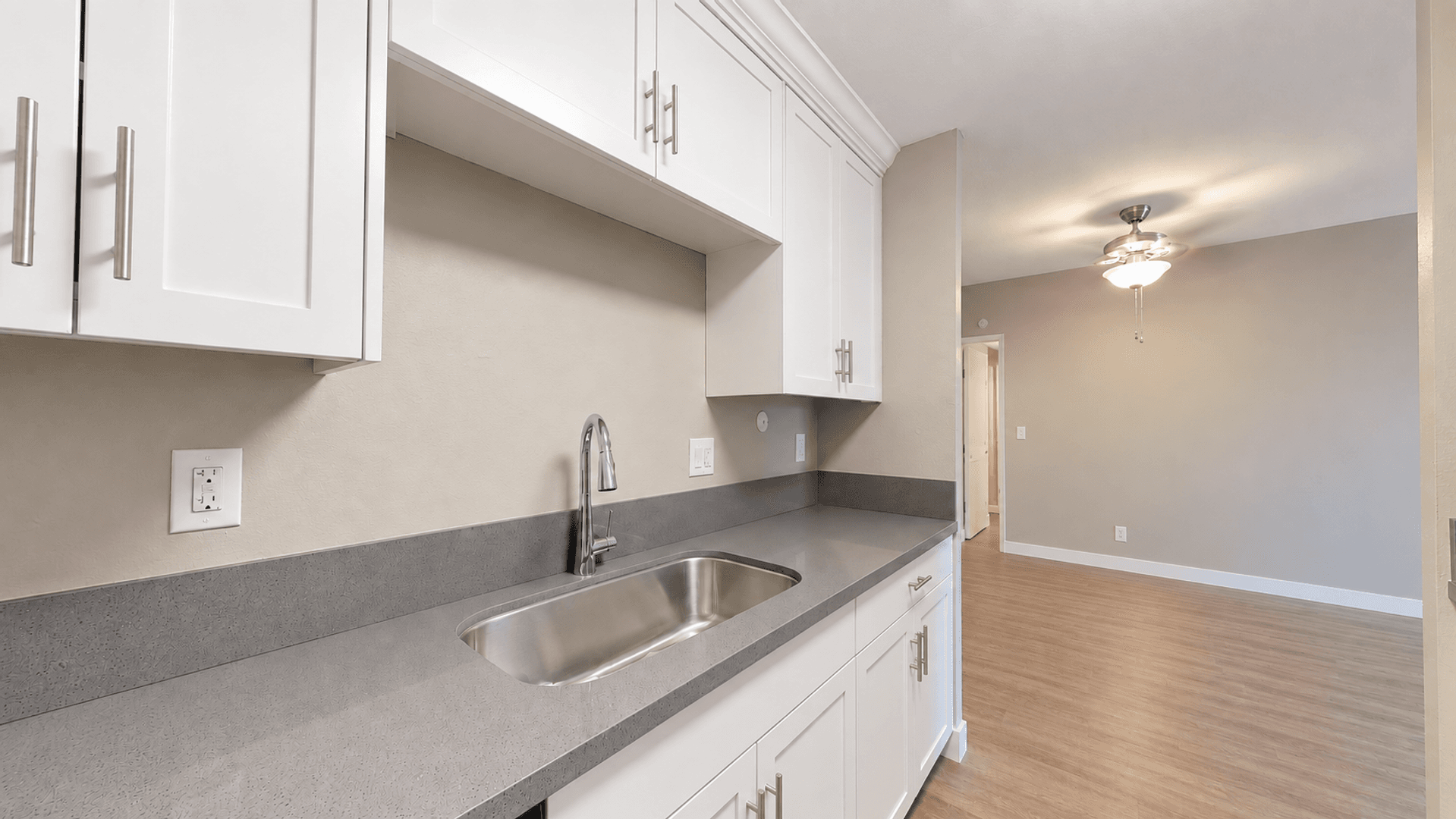 La Mesa Apartment: 7200 Saranac St