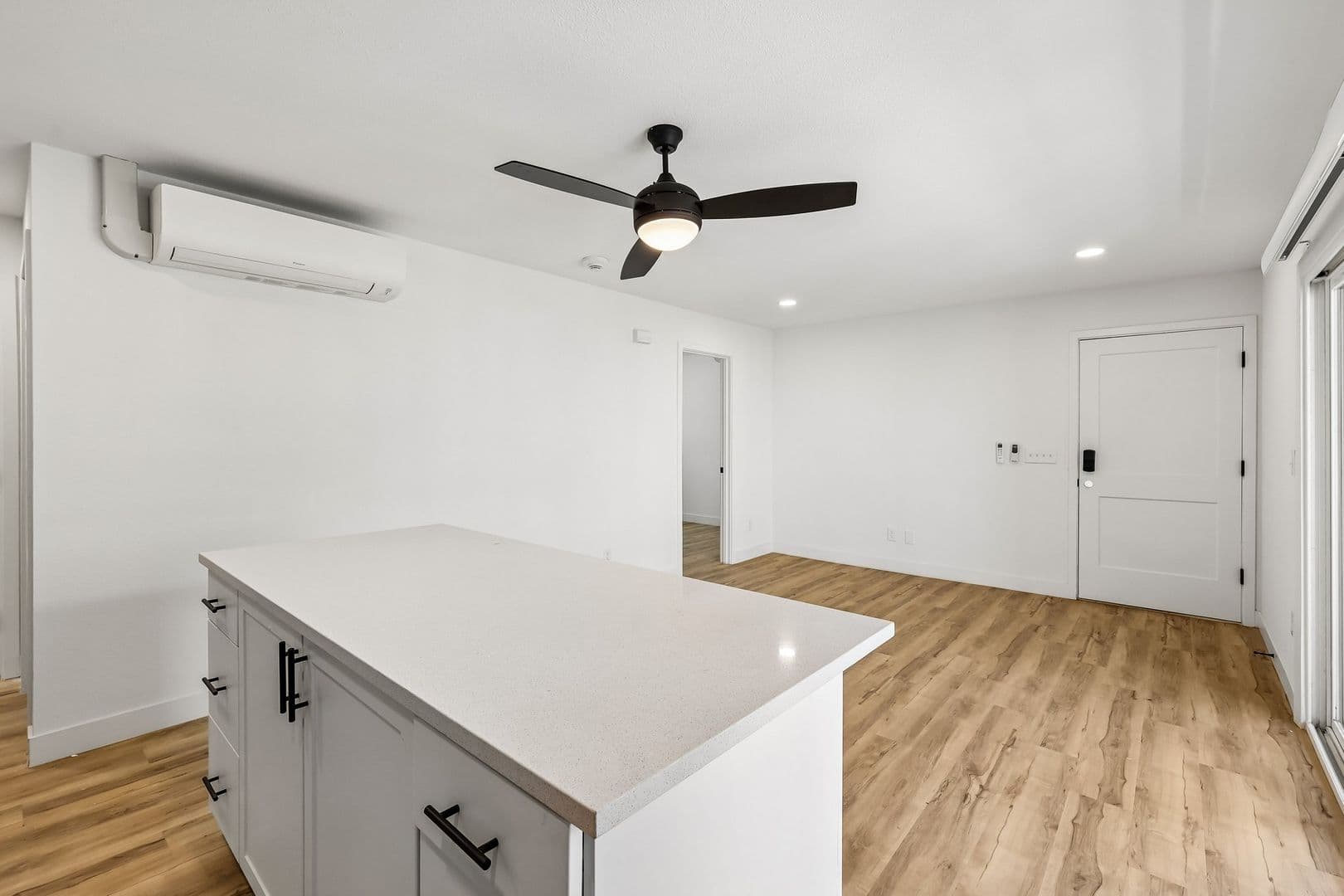 Imperial Beach Apartment: 1031-1033 Imperial Beach Blvd